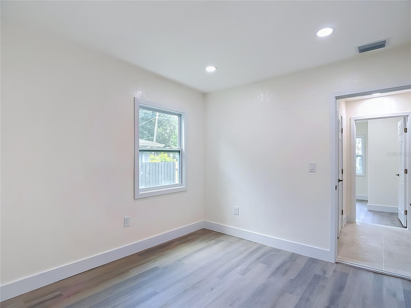 8010 N 13TH ST, TAMPA, FL — photo 30
