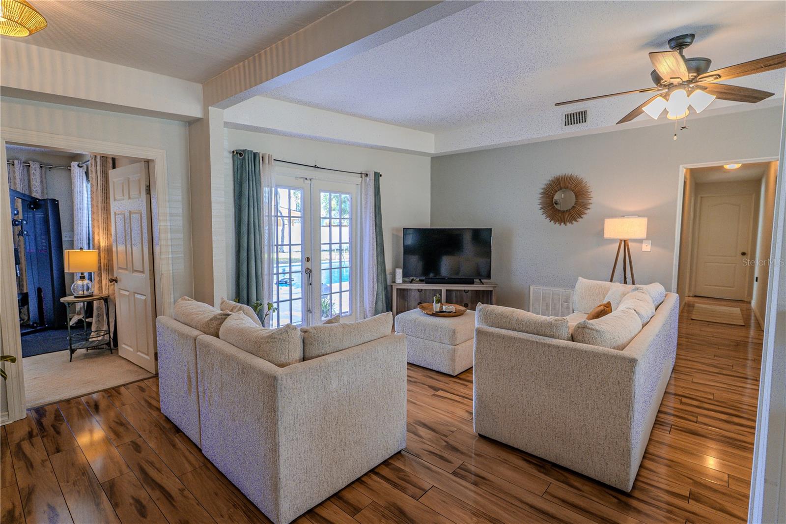 648 N LAKE AVE, APOPKA, FL — photo 3