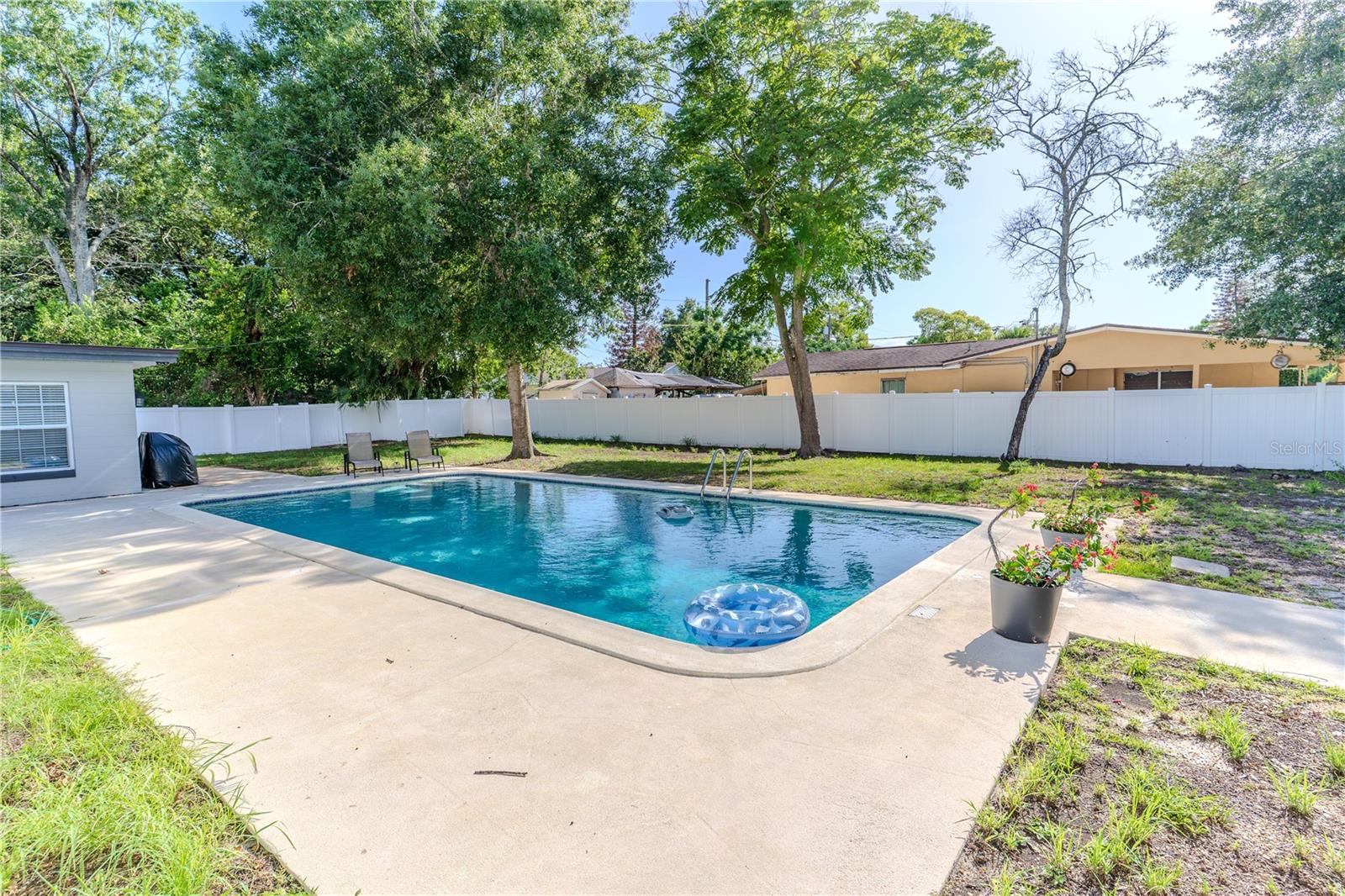648 N LAKE AVE, APOPKA, FL — photo 16