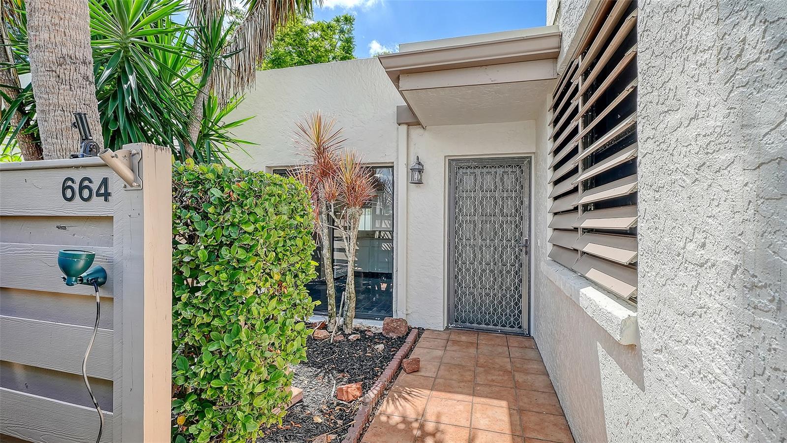 664 WOODLAWN DR, BRADENTON, FL — photo 3