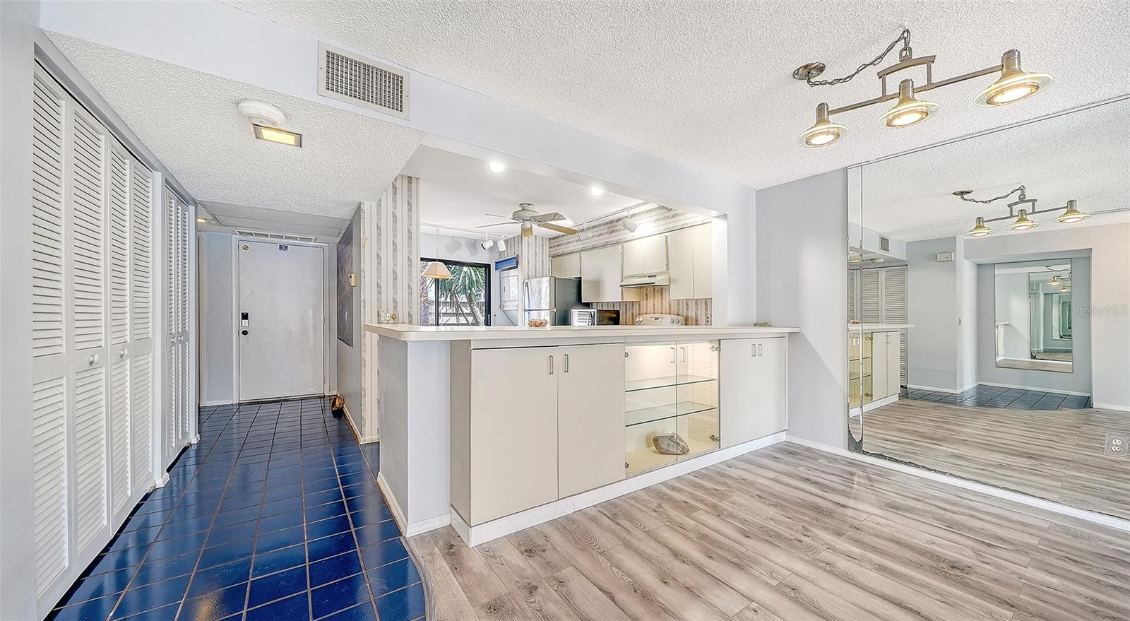 664 WOODLAWN DR, BRADENTON, FL — photo 11