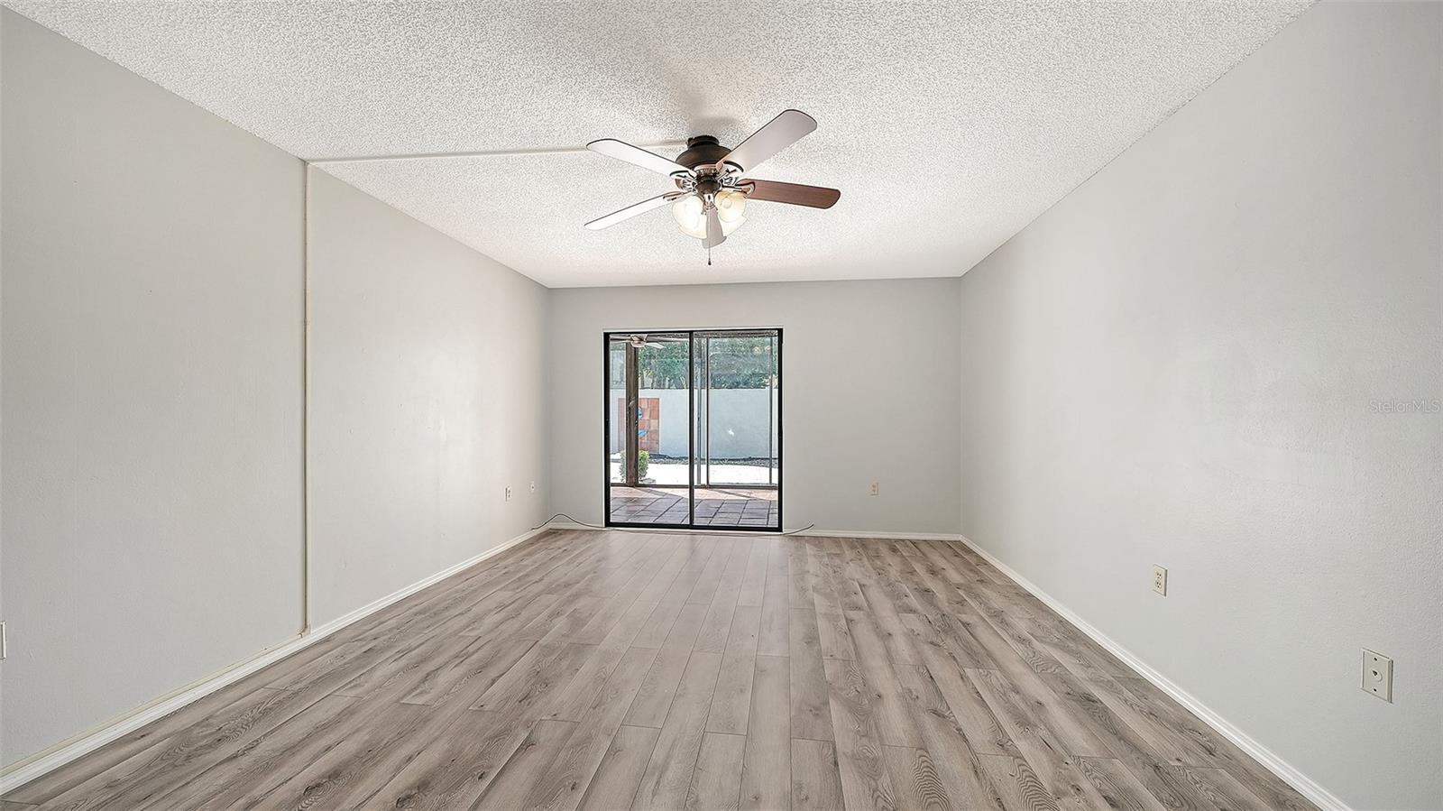 664 WOODLAWN DR, BRADENTON, FL — photo 17