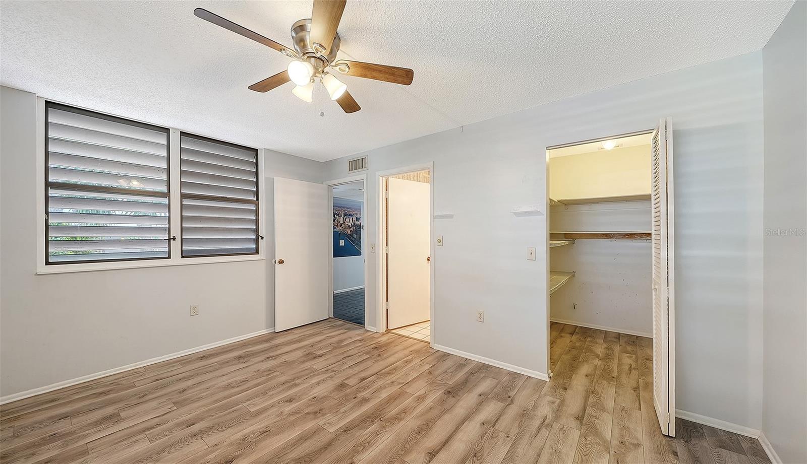 664 WOODLAWN DR, BRADENTON, FL — photo 23
