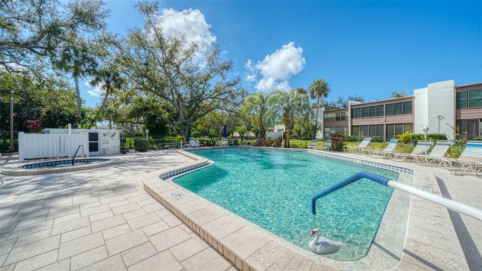 664 WOODLAWN DR, BRADENTON, FL — photo 38
