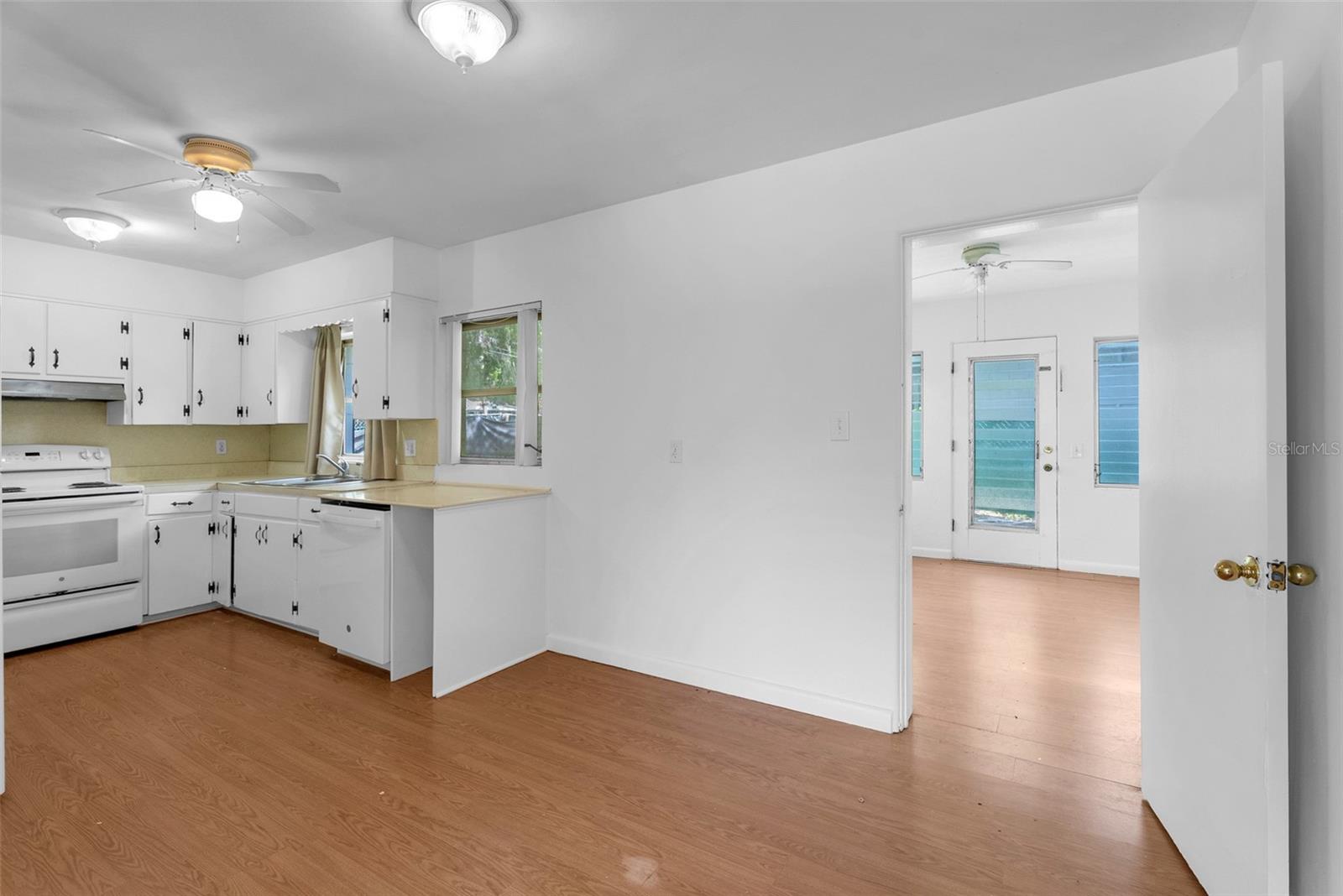 439 W WISCONSIN AVENUE, DELAND, FL — photo 10