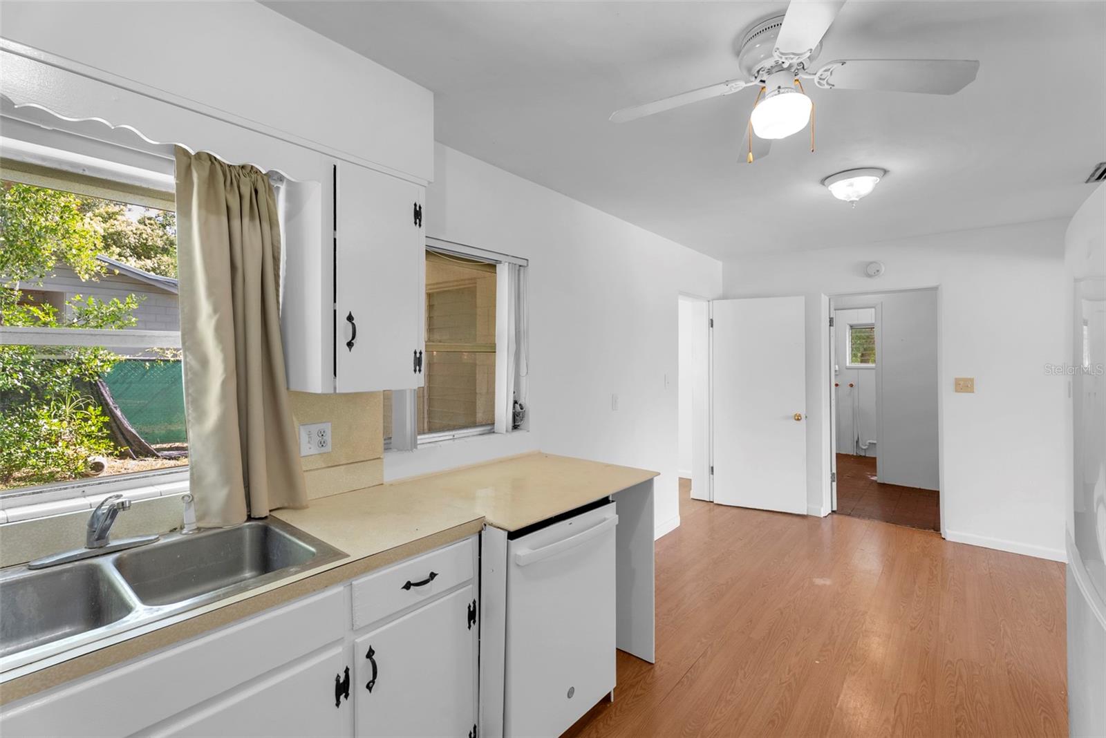 439 W WISCONSIN AVENUE, DELAND, FL — photo 12