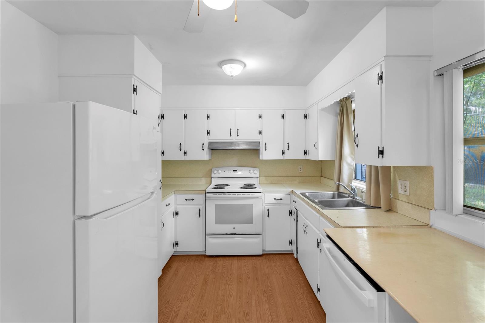 439 W WISCONSIN AVENUE, DELAND, FL — photo 13