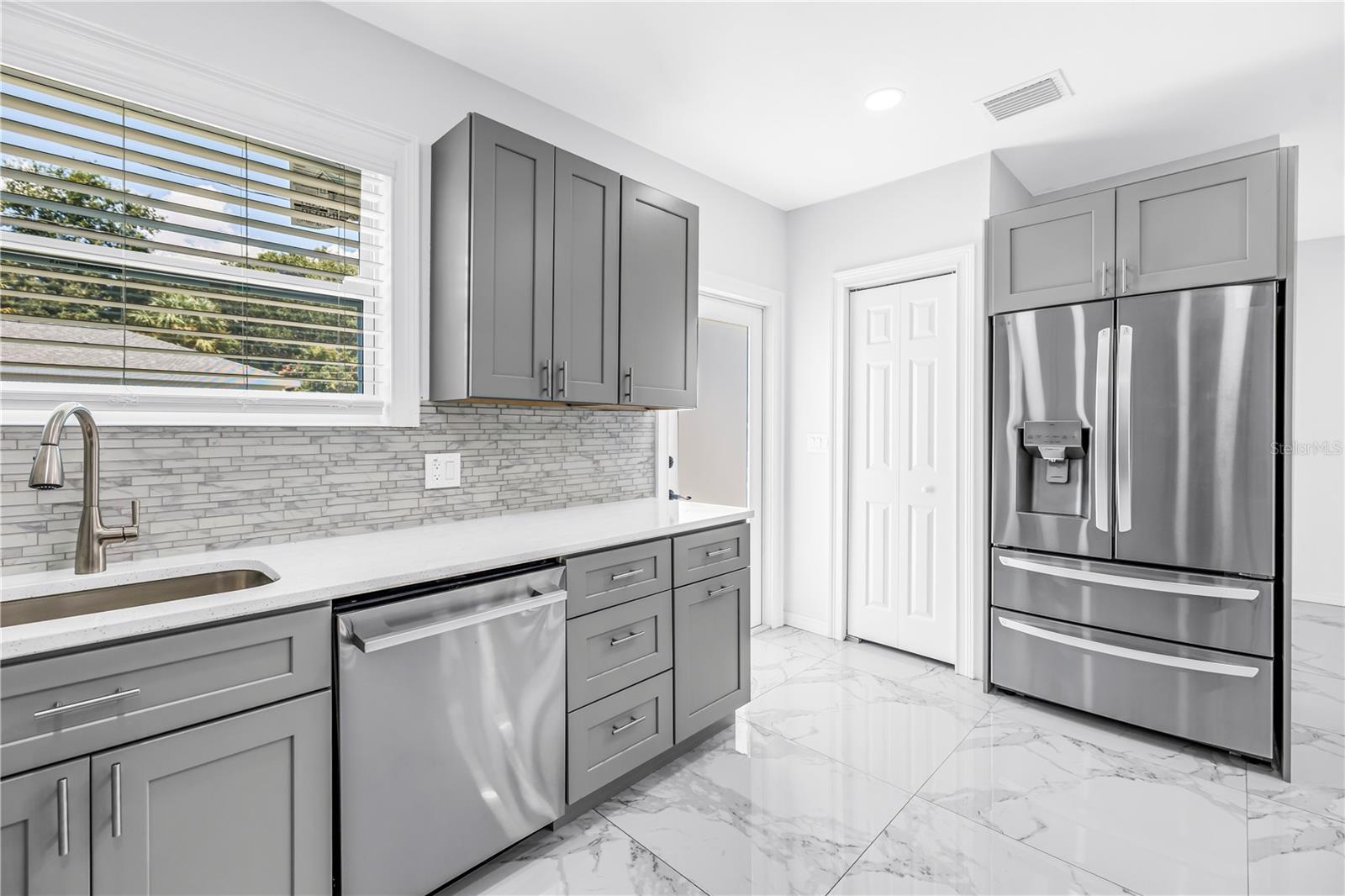 1827 16TH ST S, ST PETERSBURG, FL — photo 3