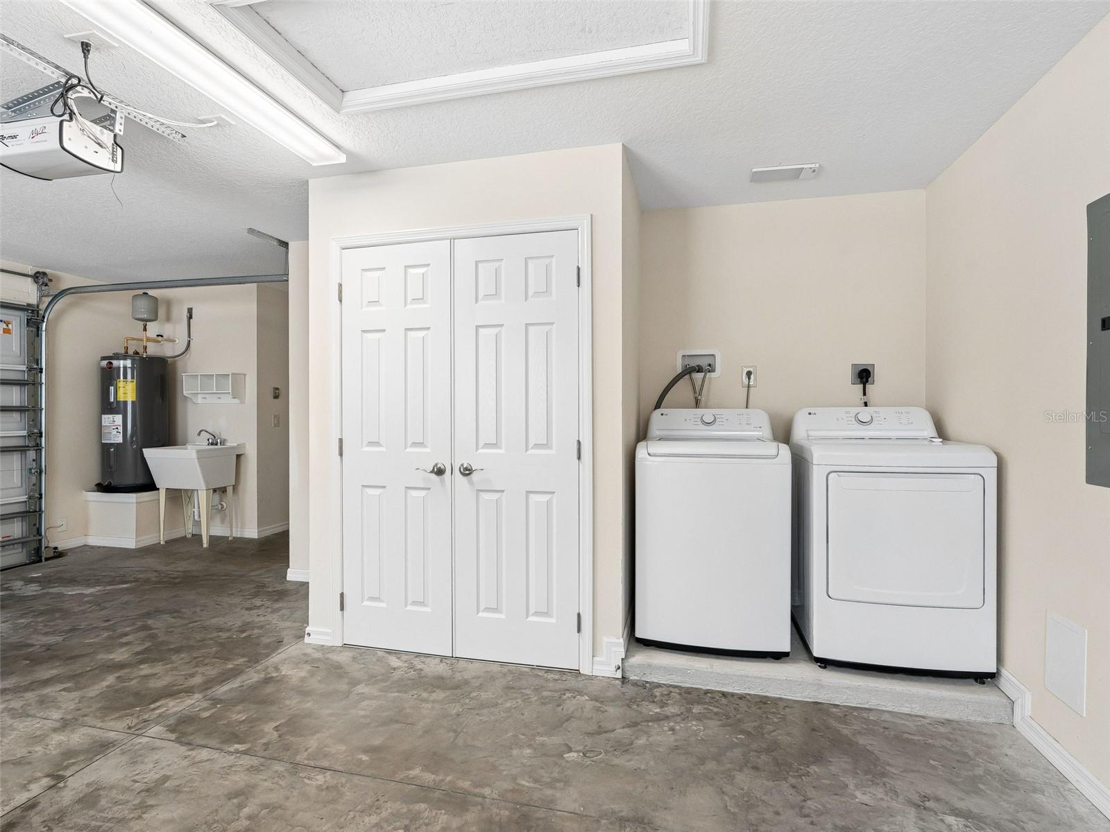 2877 FEUSTEL AVE, THE VILLAGES, FL — photo 32