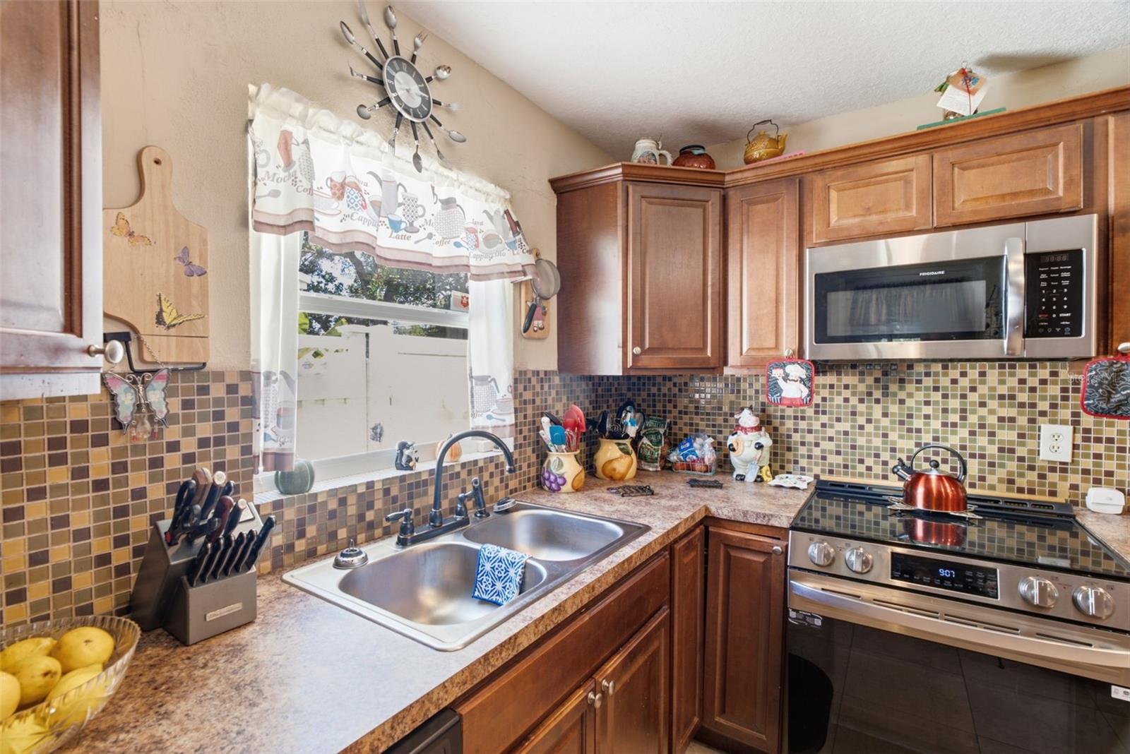 701 58TH AVE S, ST PETERSBURG, FL — photo 14