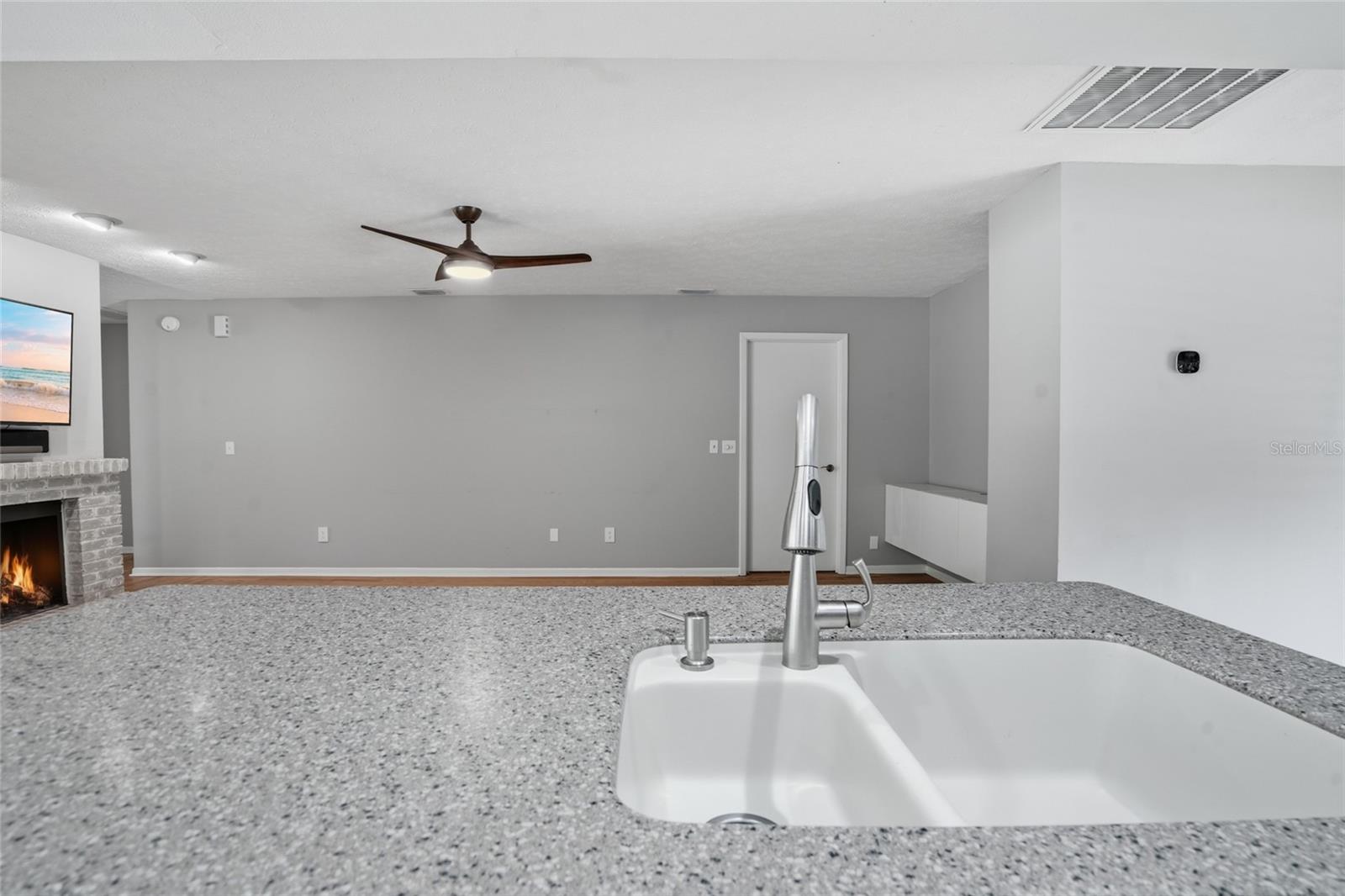 15908 HAMPTON VILLAGE DR, TAMPA, FL — photo 24
