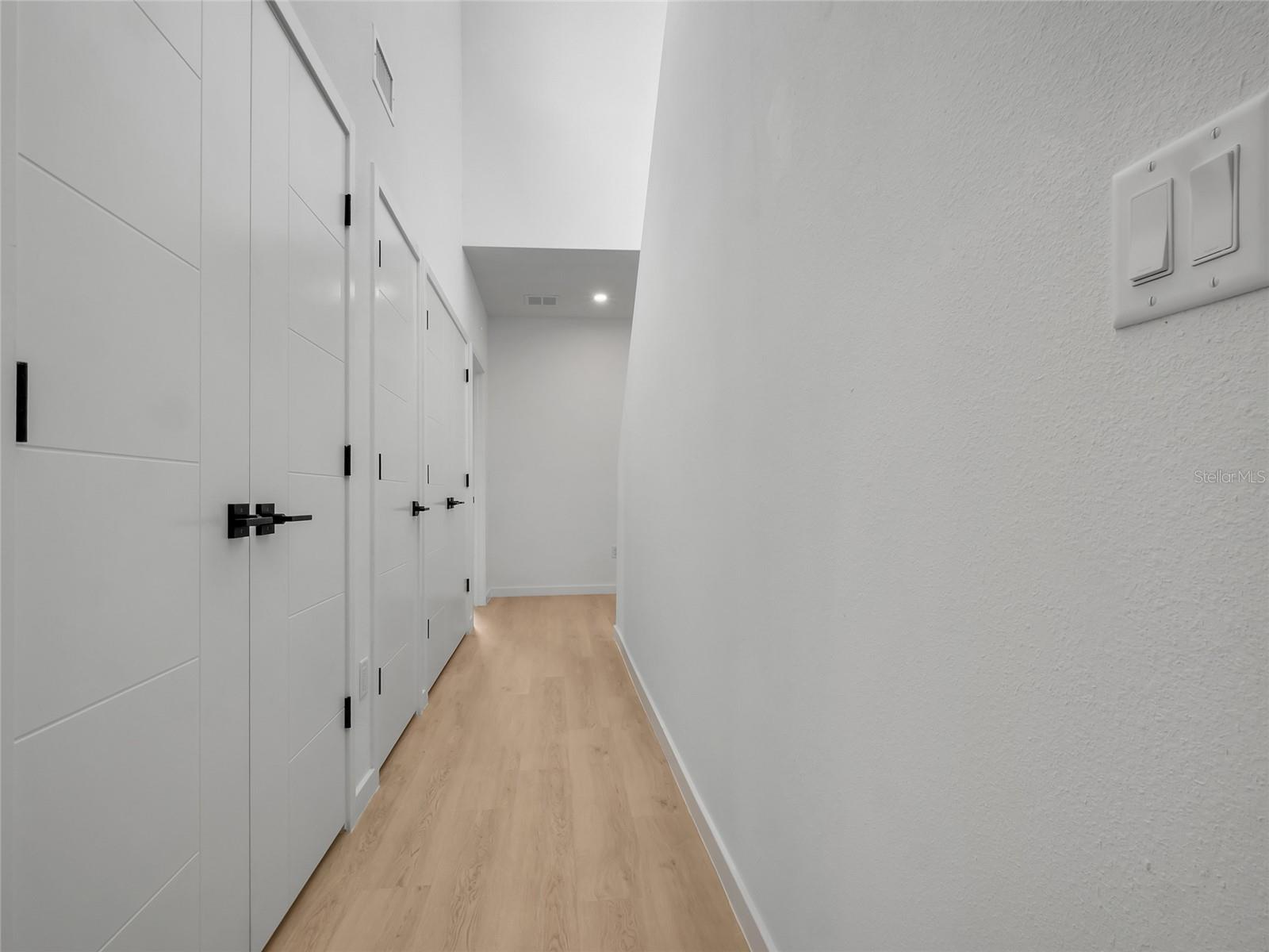 2114 4TH ST S #7, ST PETERSBURG, FL — photo 32
