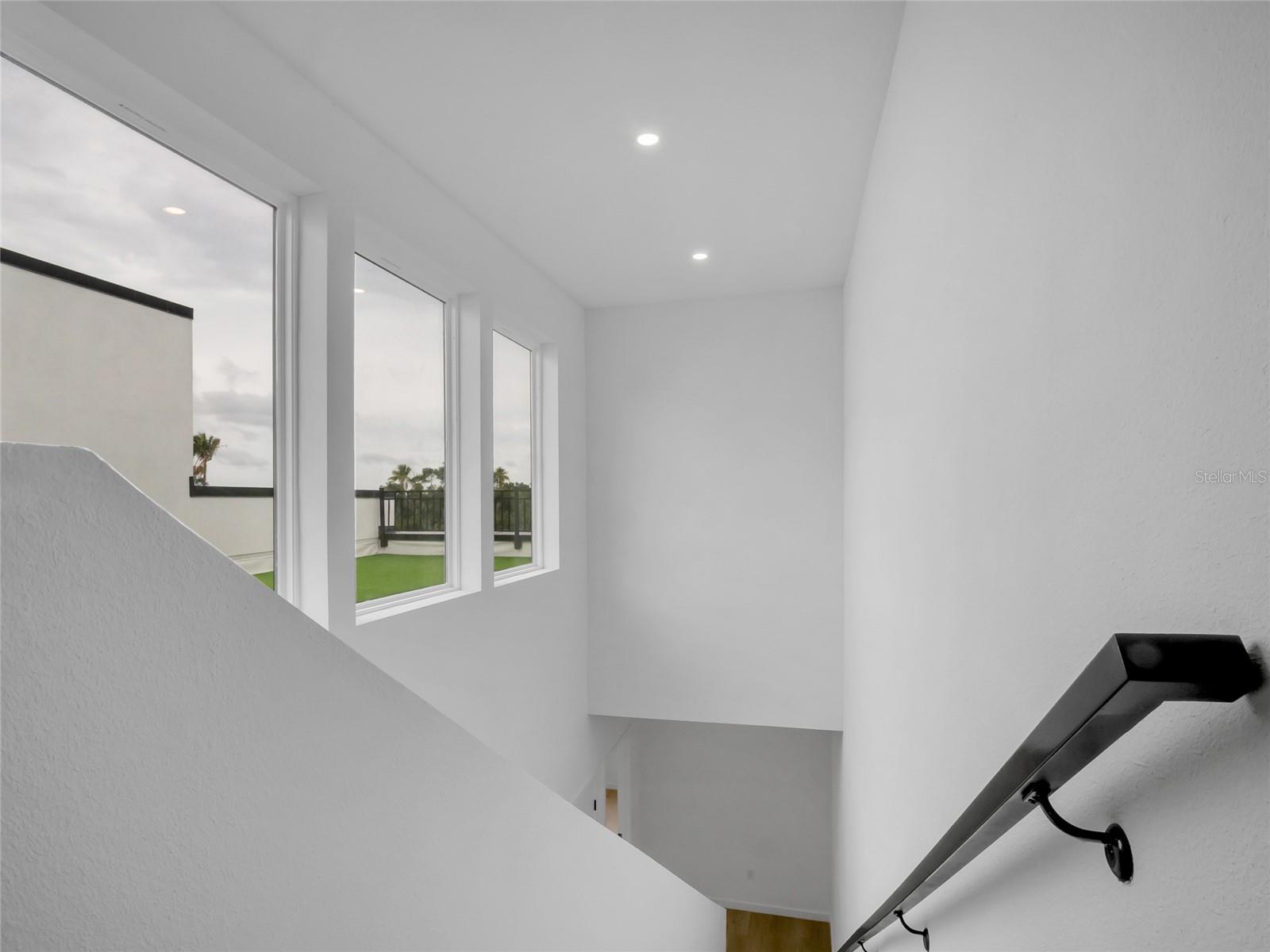 2114 4TH ST S #7, ST PETERSBURG, FL — photo 46