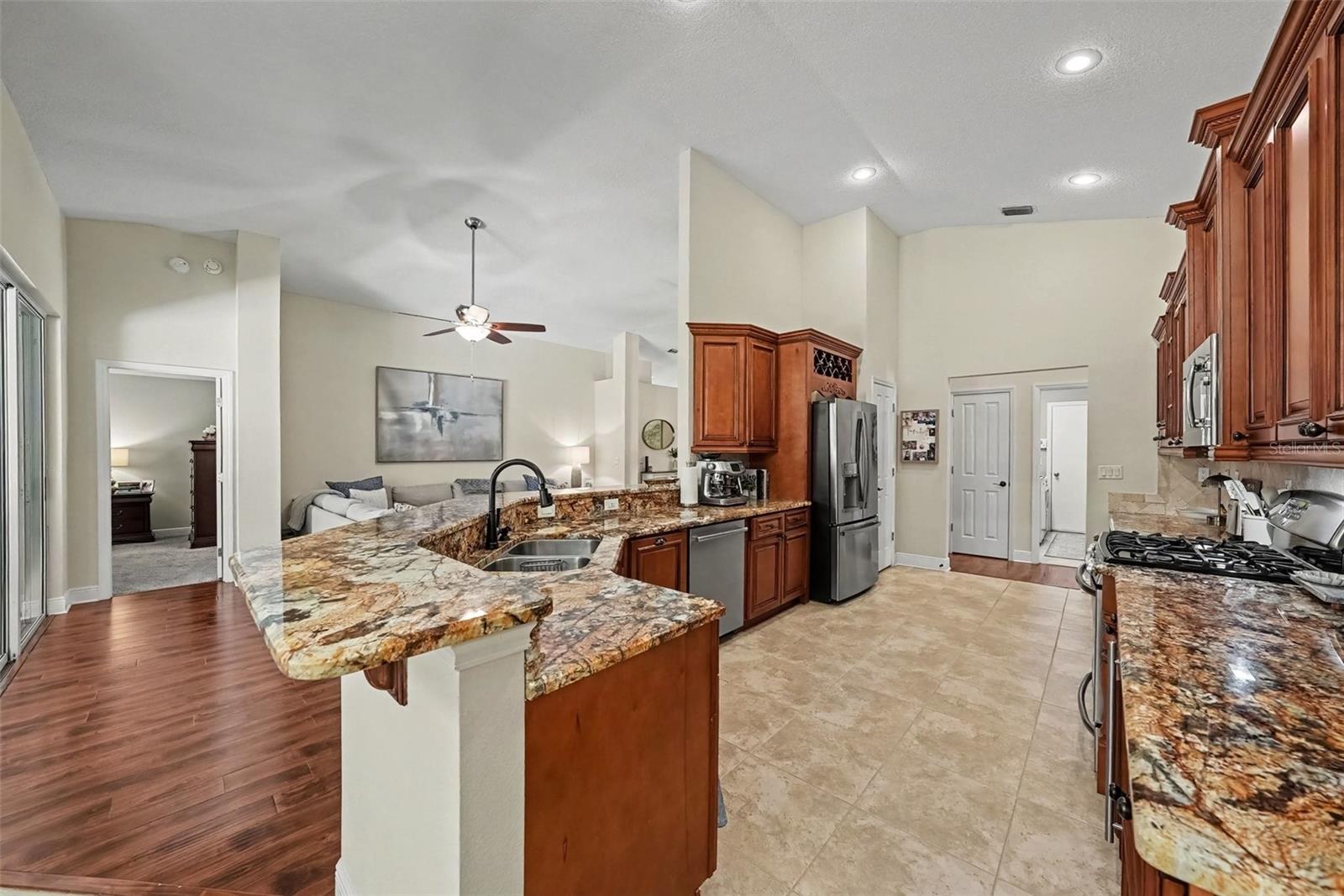 10617 WEYBRIDGE DR, TAMPA, FL — photo 22