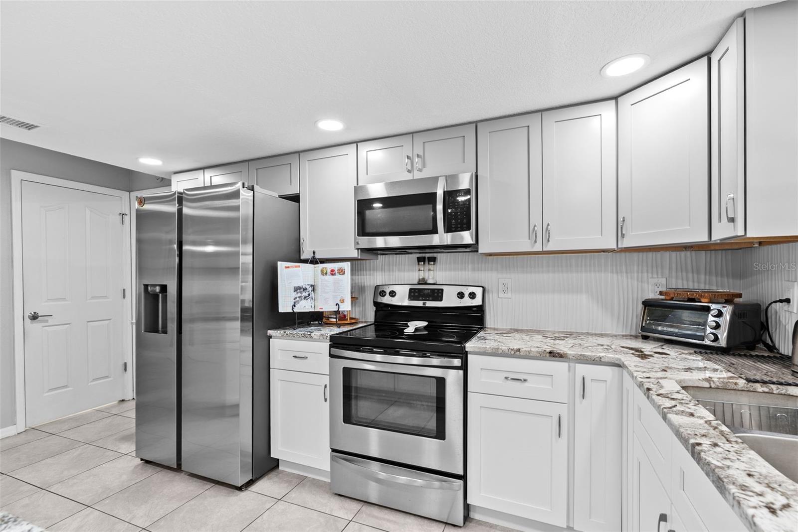 7466 APACHE TRL, SPRING HILL, FL — photo 16