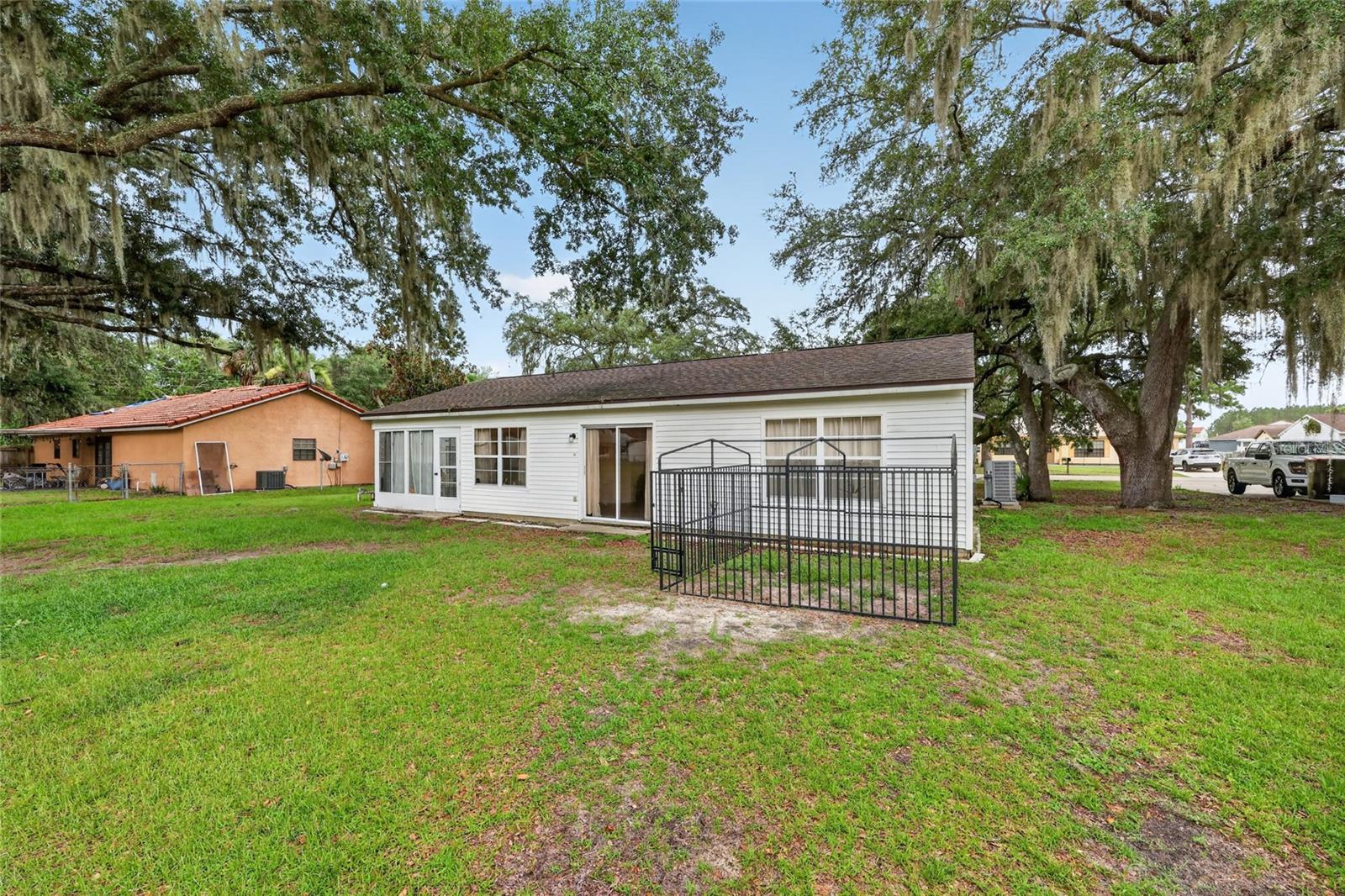 303 OAK TRACK PASS, OCALA, FL — photo 33