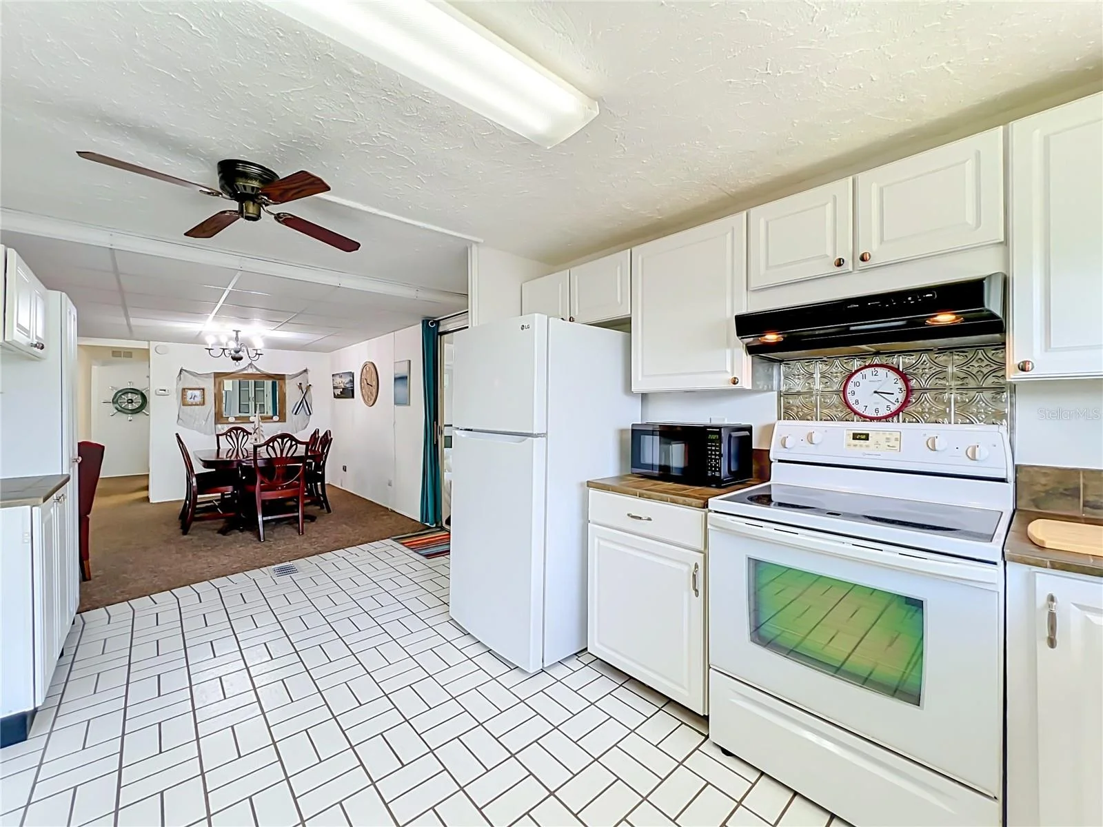 30041 WAUSAUKEE DR, TAVARES, FL — photo 22