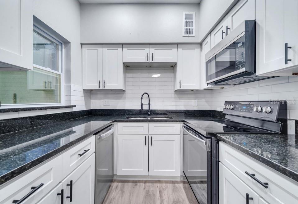 1318 TERRE CIA AVE, ORLANDO, FL — photo 9