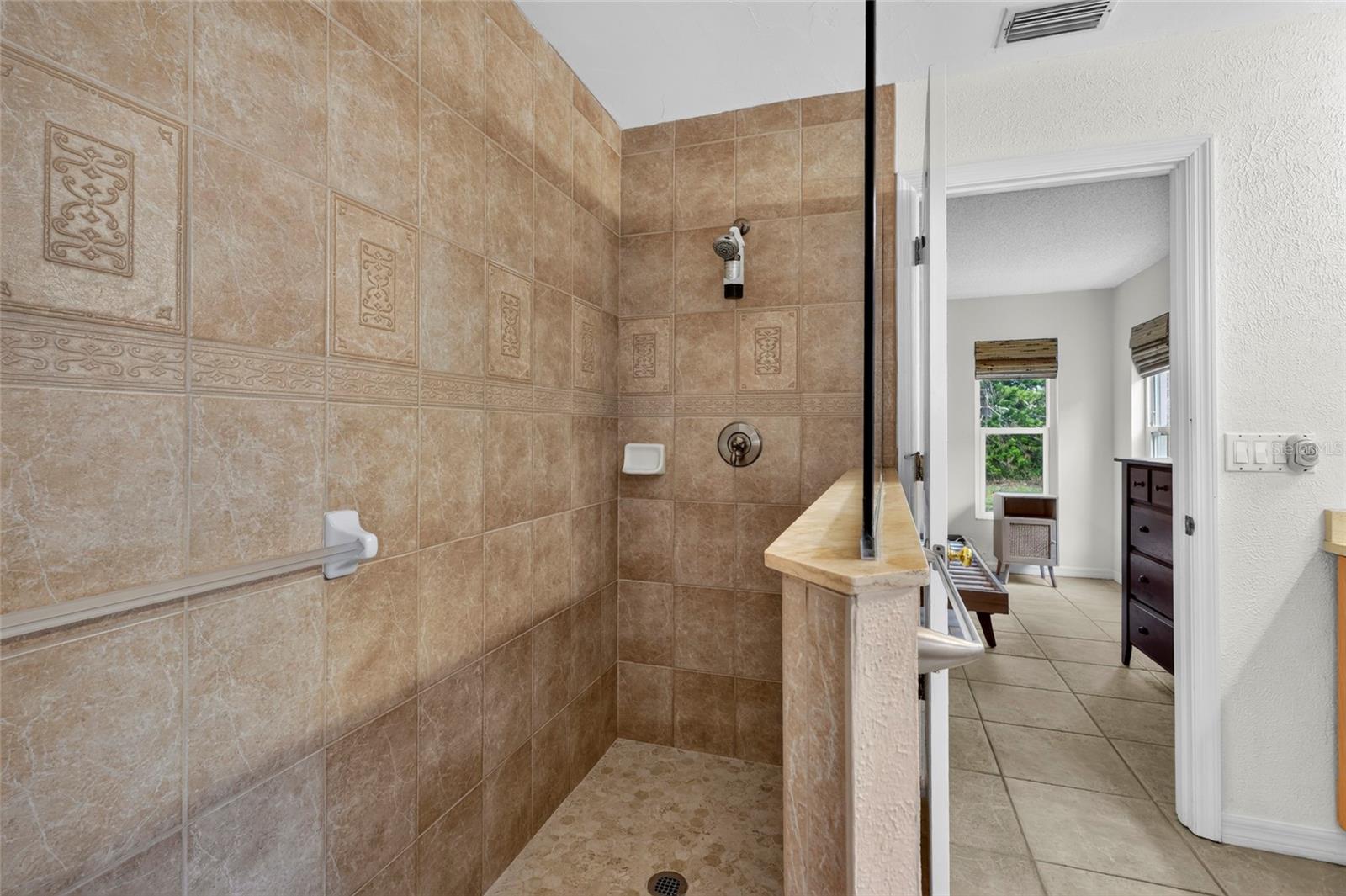 4407 DIAMOND CIR N, SARASOTA, FL — photo 11