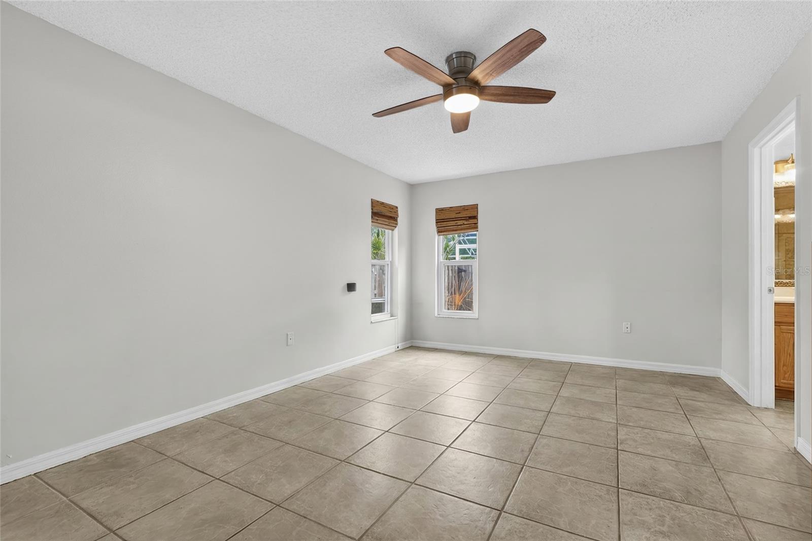 4407 DIAMOND CIR N, SARASOTA, FL — photo 33