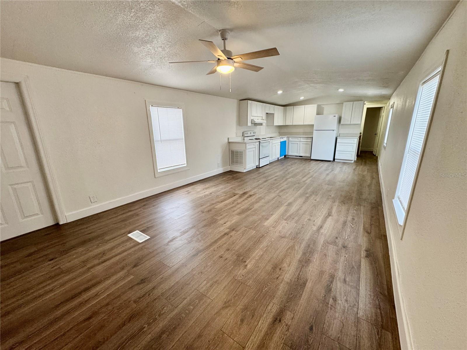 112 LAURETI LN, LAKE WALES, FL — photo 4