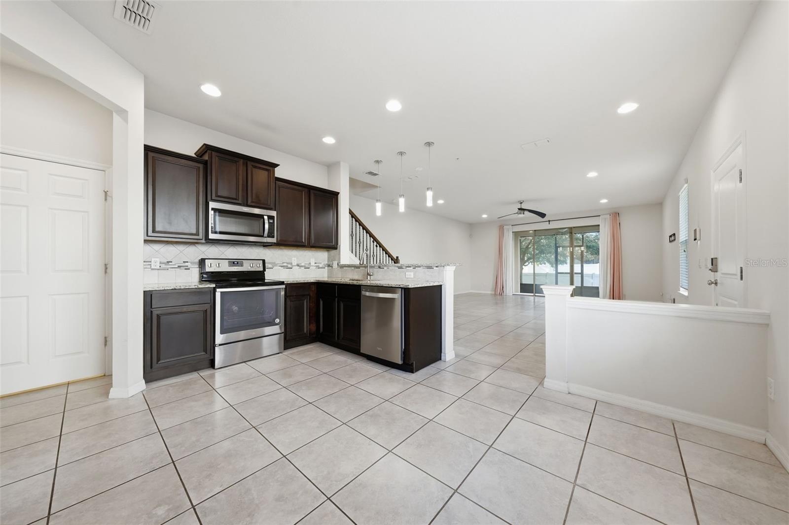 1096 PAVIA DR, APOPKA, FL — photo 5