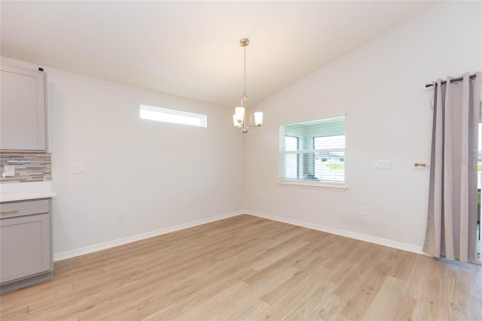 35171 CRESCENT CREEK DR, ZEPHYRHILLS, FL — photo 10