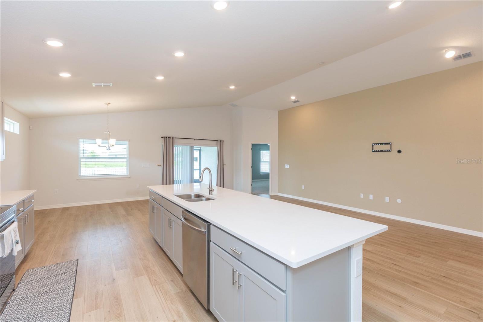 35171 CRESCENT CREEK DR, ZEPHYRHILLS, FL — photo 13
