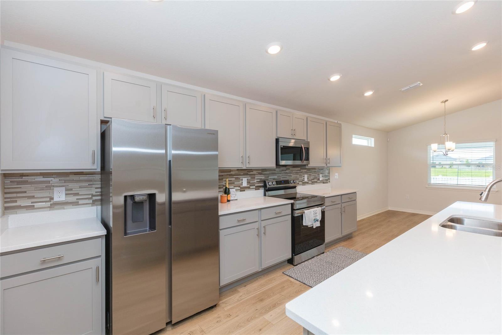 35171 CRESCENT CREEK DR, ZEPHYRHILLS, FL — photo 15