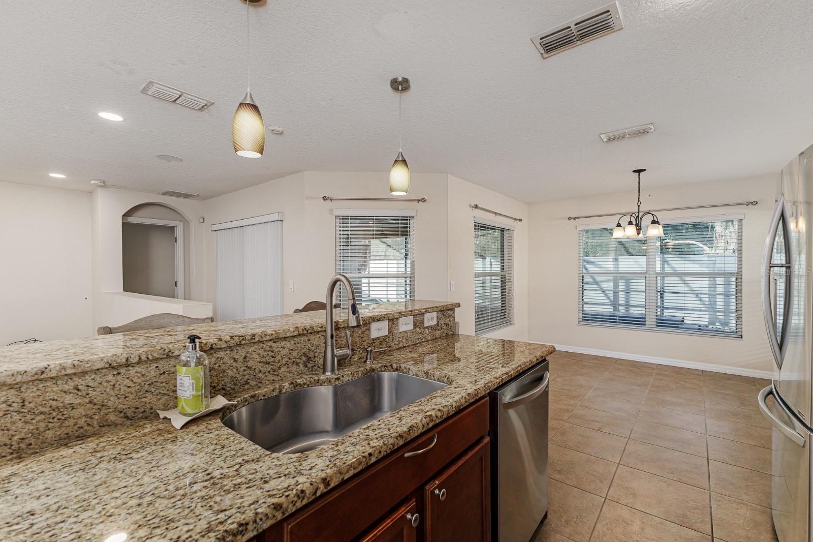 7233 WAKEVIEW DR, DAVENPORT, FL — photo 10