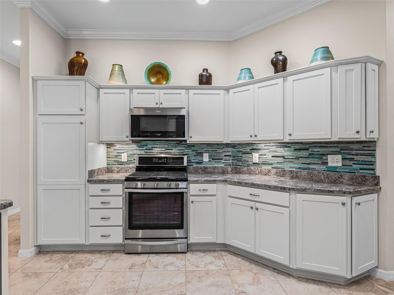 2716 LYALL LOOP, THE VILLAGES, FL — photo 15