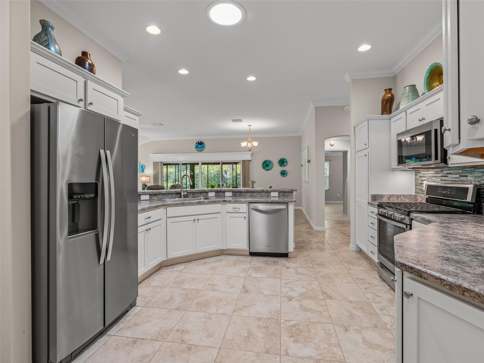 2716 LYALL LOOP, THE VILLAGES, FL — photo 17