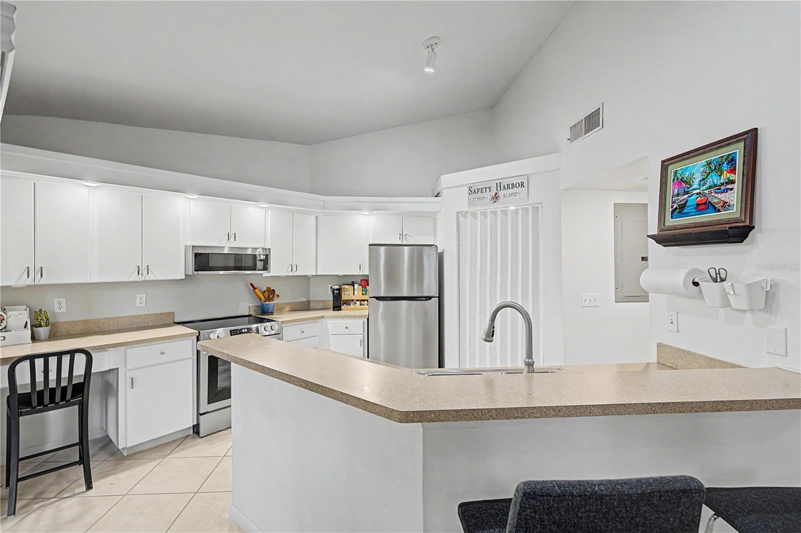 207 LIGHTHOUSE CT, SAFETY HARBOR, FL — photo 12