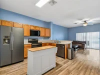 1405 RETREAT CIR — photo 5