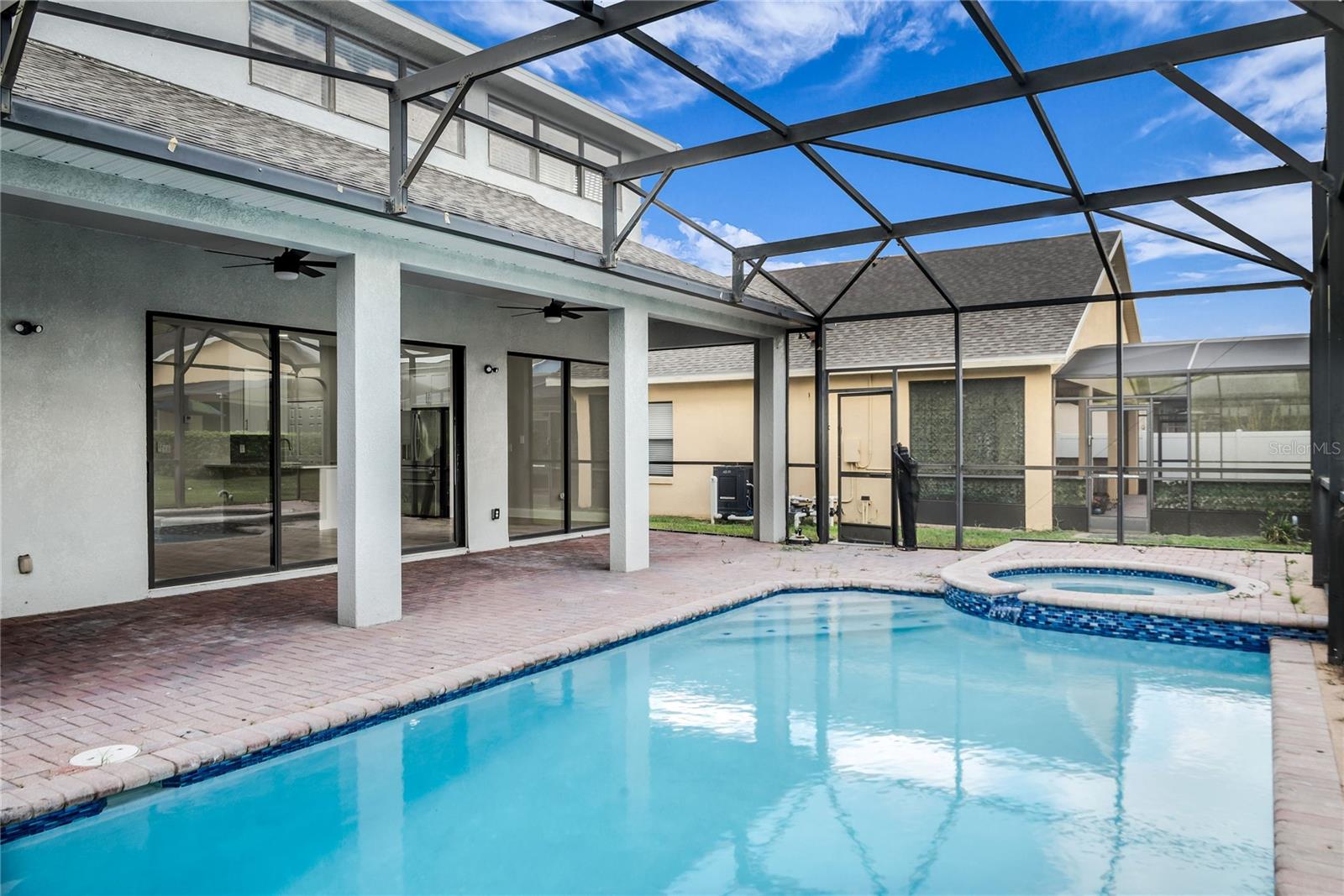 563 LAKE DAVENPORT CIR, DAVENPORT, FL — photo 2
