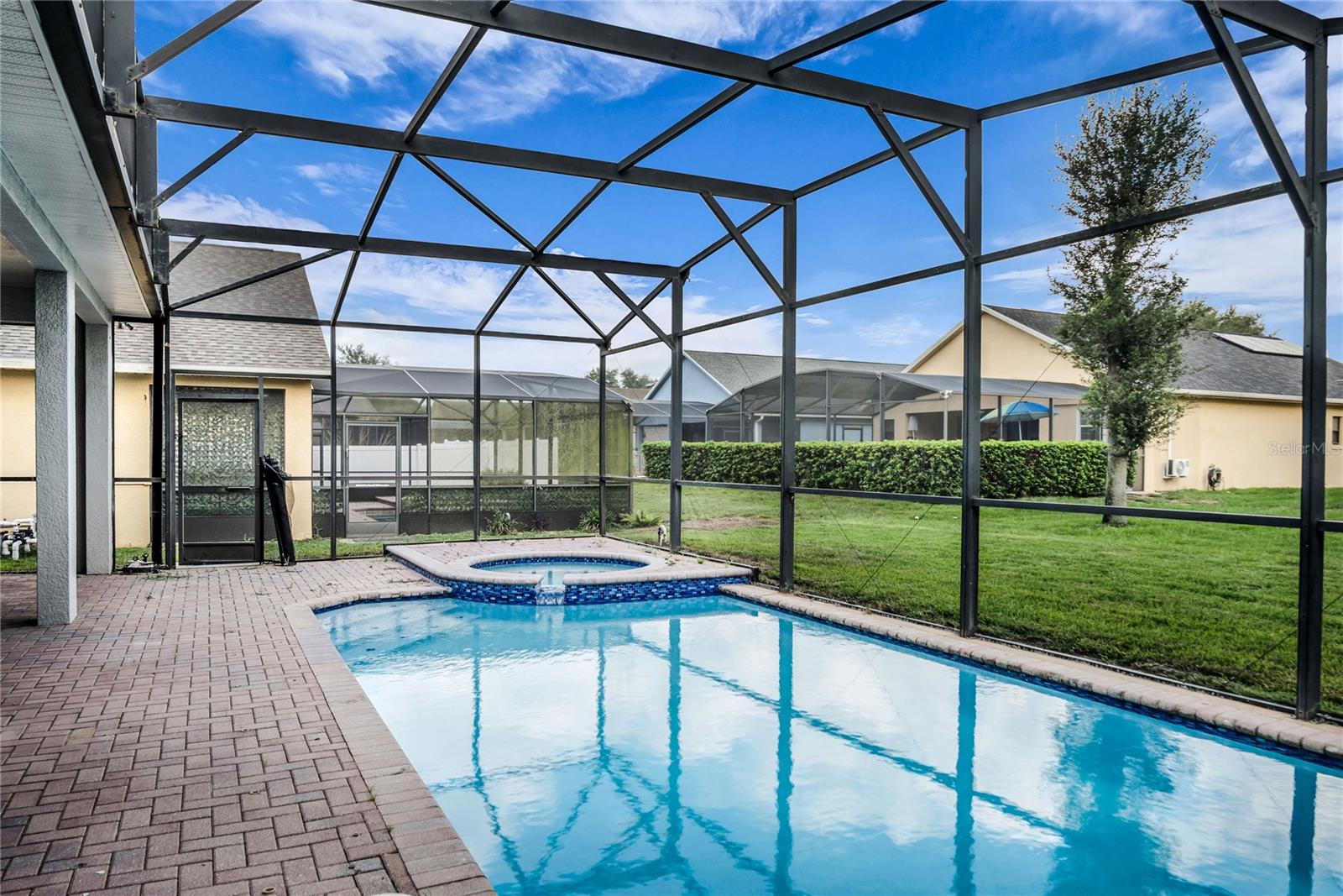 563 LAKE DAVENPORT CIR, DAVENPORT, FL — photo 3