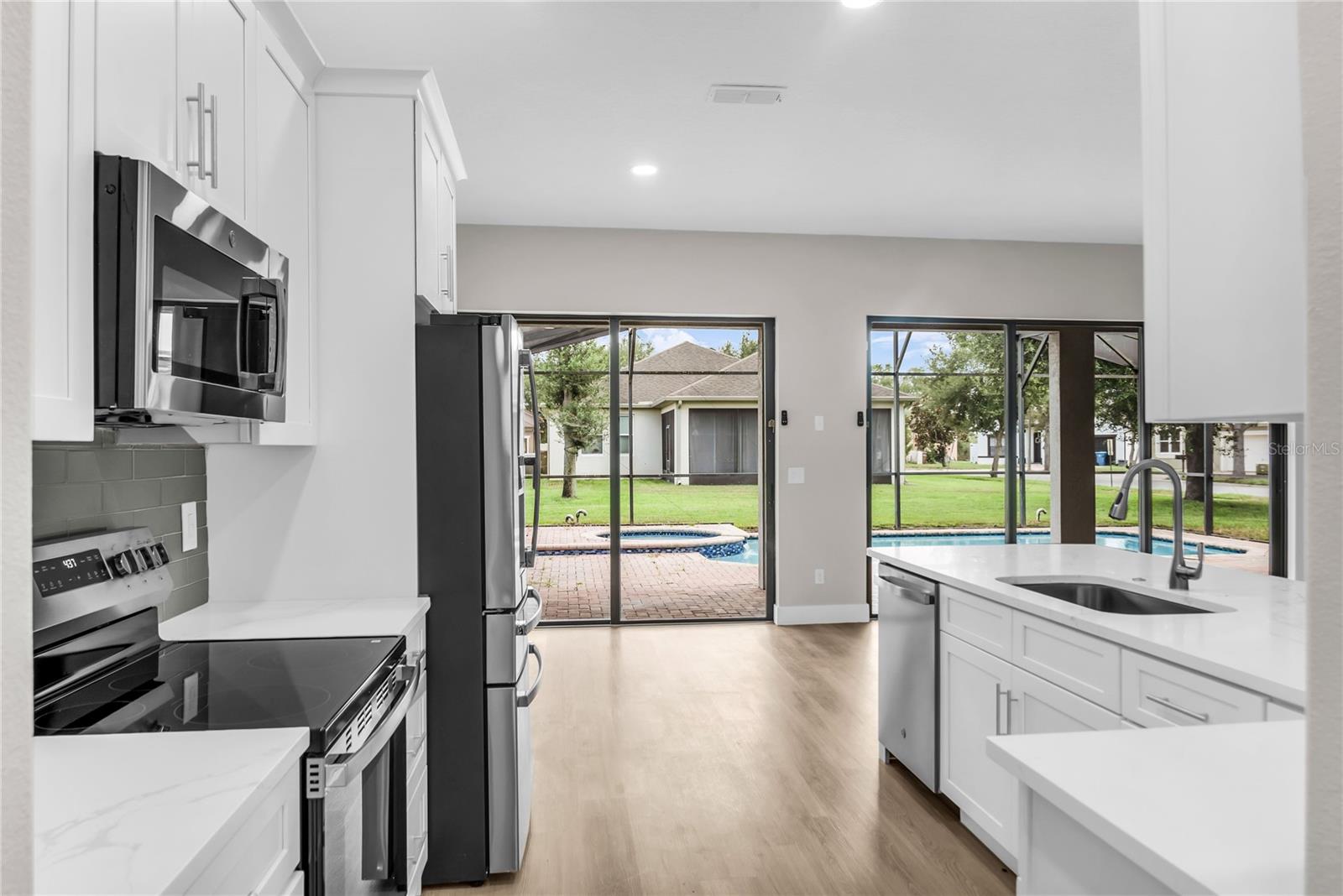 563 LAKE DAVENPORT CIR, DAVENPORT, FL — photo 6
