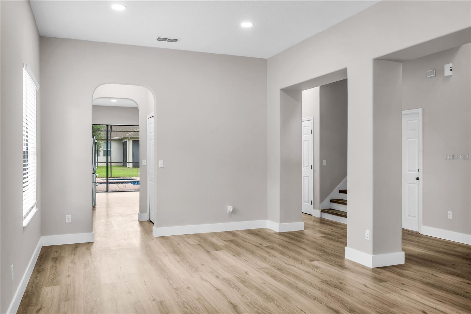 563 LAKE DAVENPORT CIR, DAVENPORT, FL — photo 13