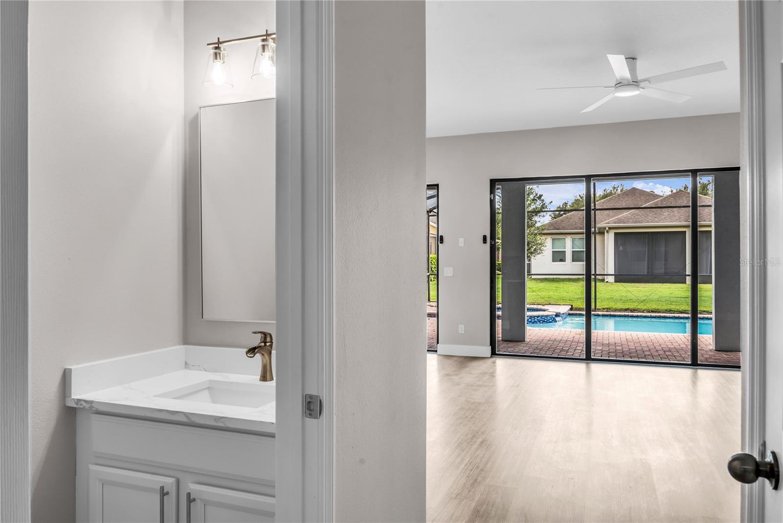 563 LAKE DAVENPORT CIR, DAVENPORT, FL — photo 17