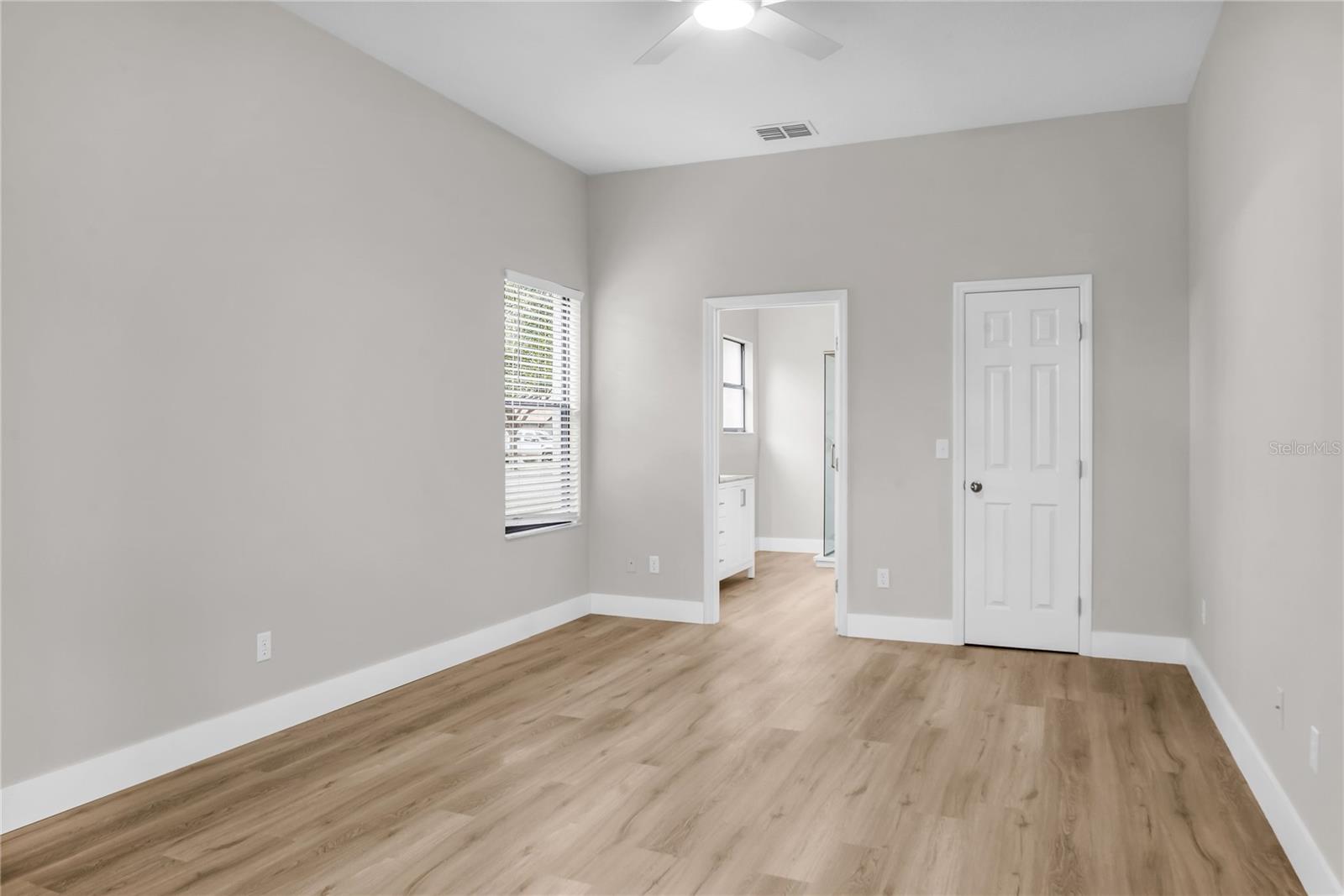 563 LAKE DAVENPORT CIR, DAVENPORT, FL — photo 20