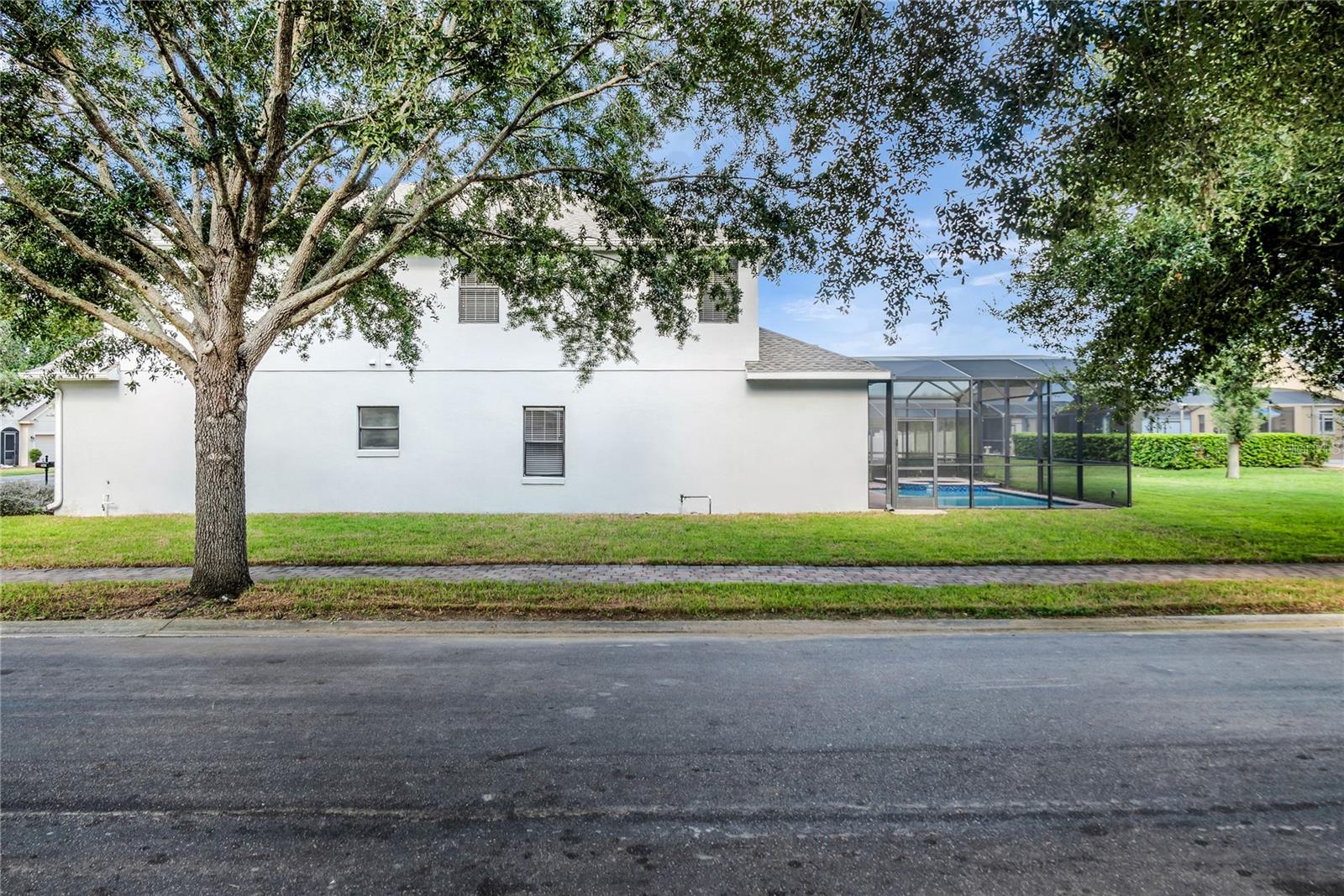 563 LAKE DAVENPORT CIR, DAVENPORT, FL — photo 44