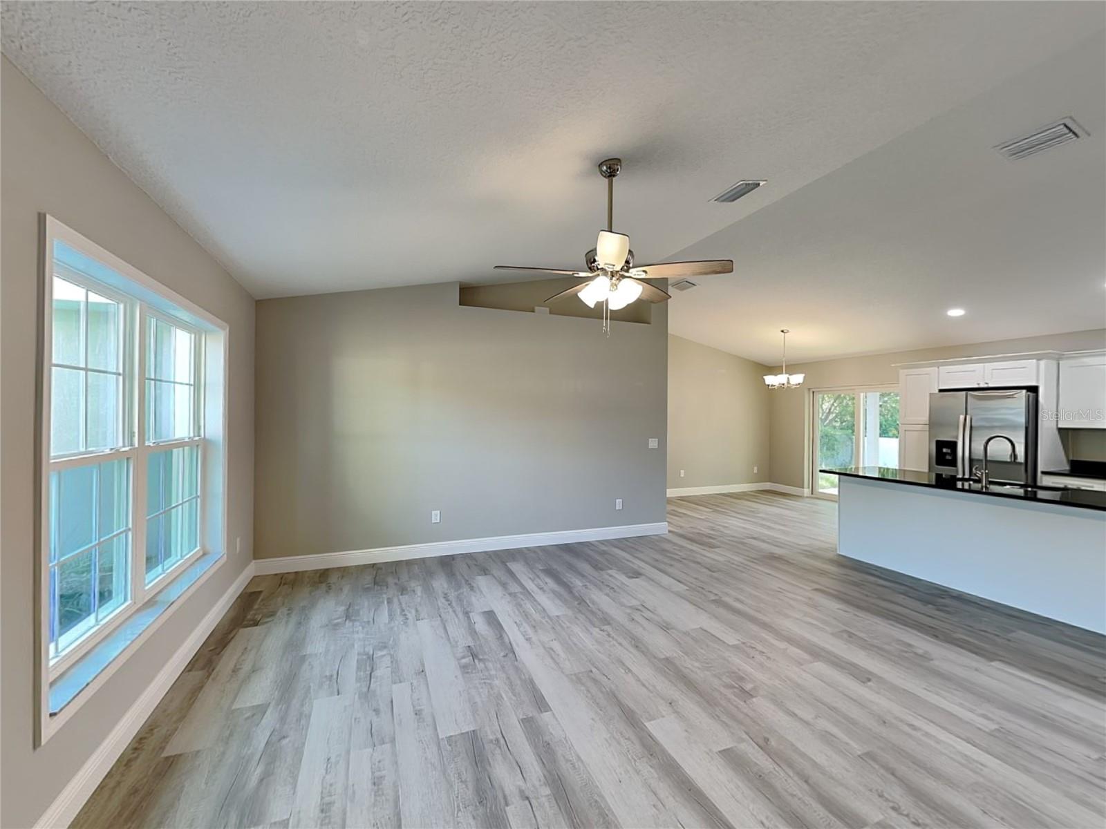 2082 W SWANSON DR, CITRUS SPRINGS, FL — photo 2