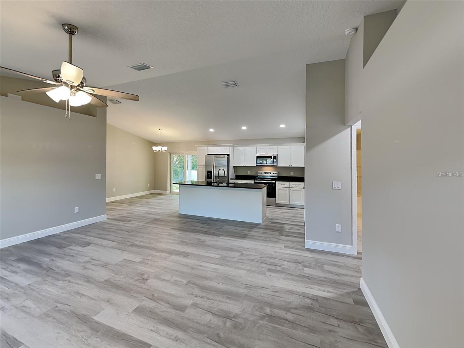 2082 W SWANSON DR, CITRUS SPRINGS, FL — photo 4