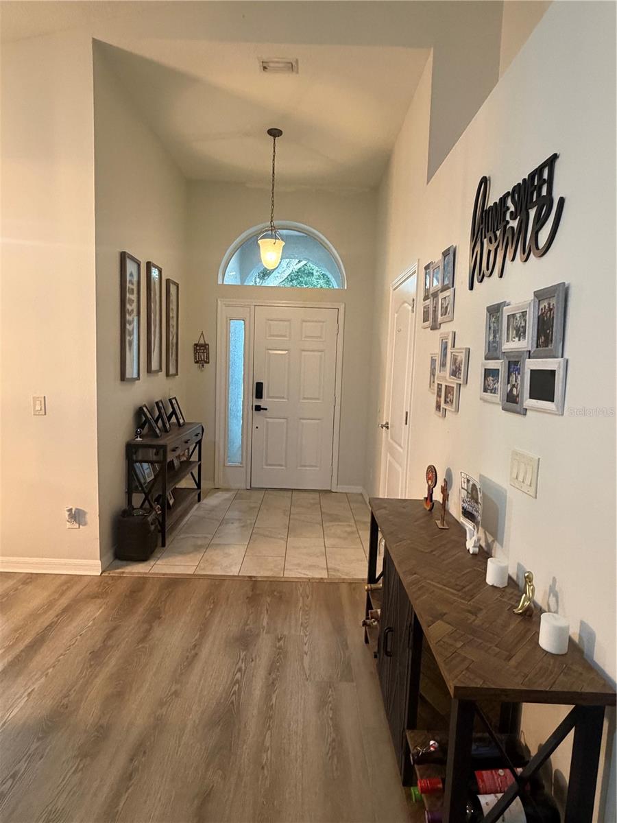 10467 LUCAYA DR, TAMPA, FL — photo 2