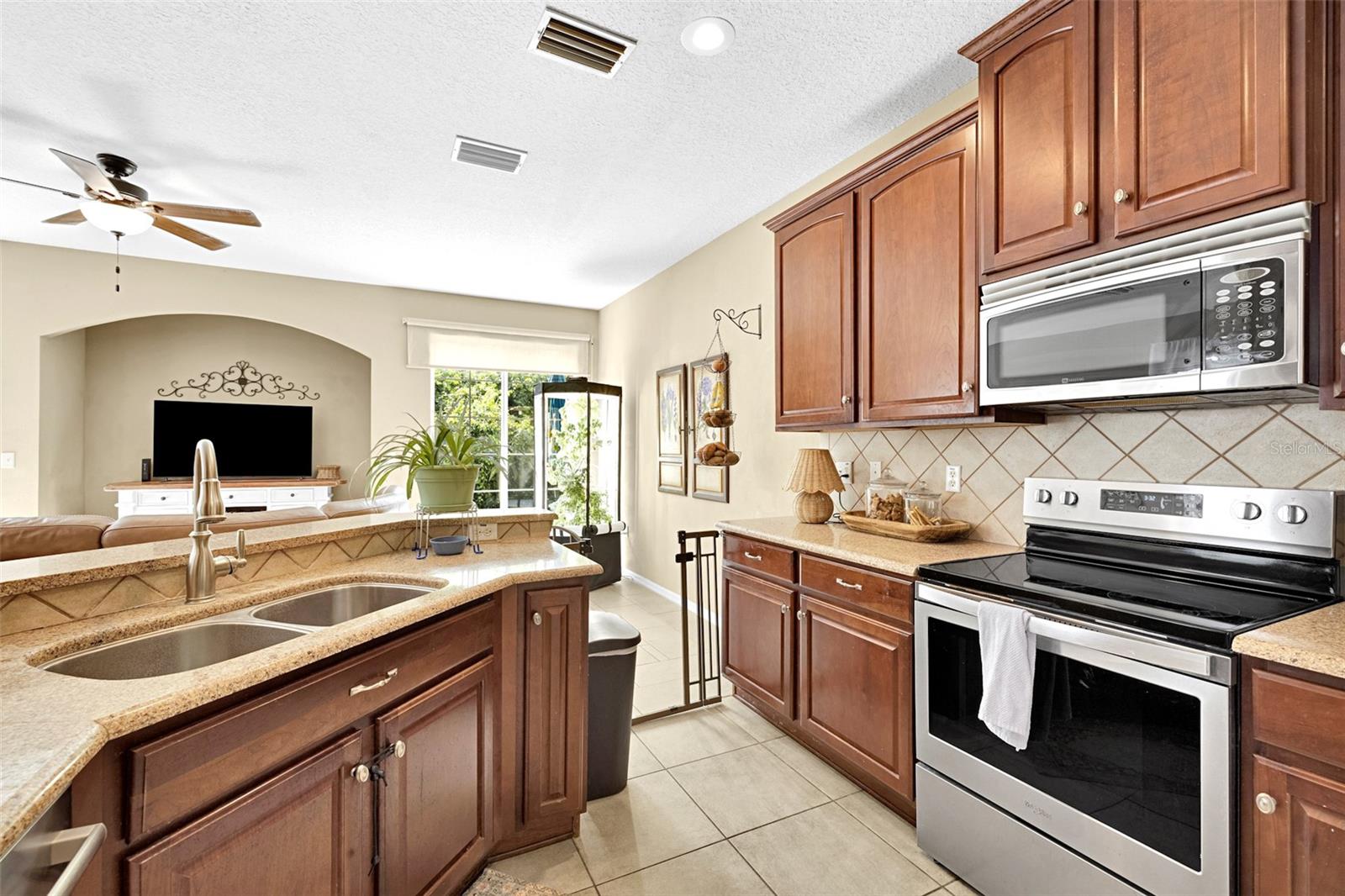 8453 SHALLOW CREEK CT, NEW PORT RICHEY, FL — photo 13