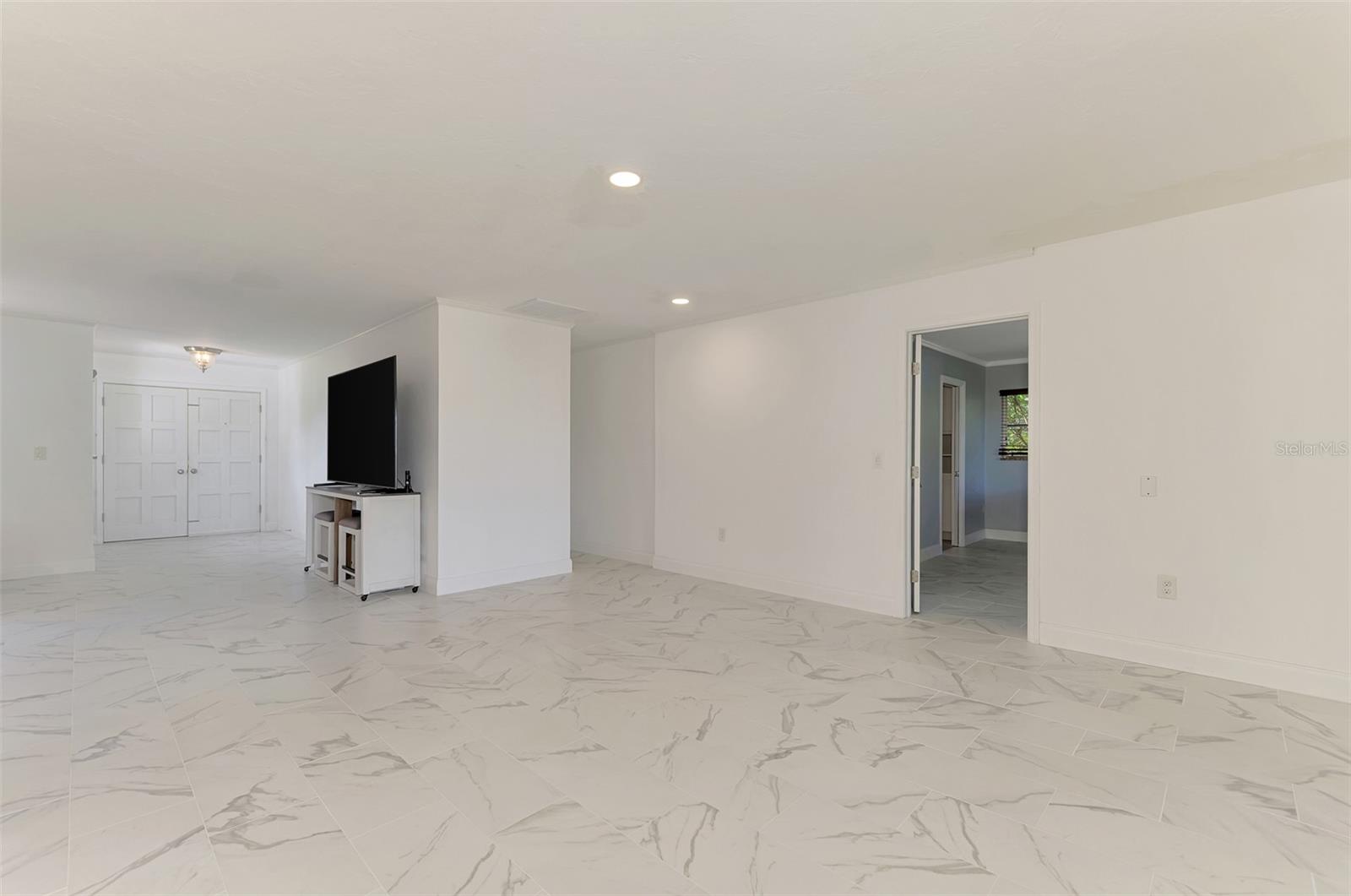 140 S OXFORD DR, ENGLEWOOD, FL — photo 10