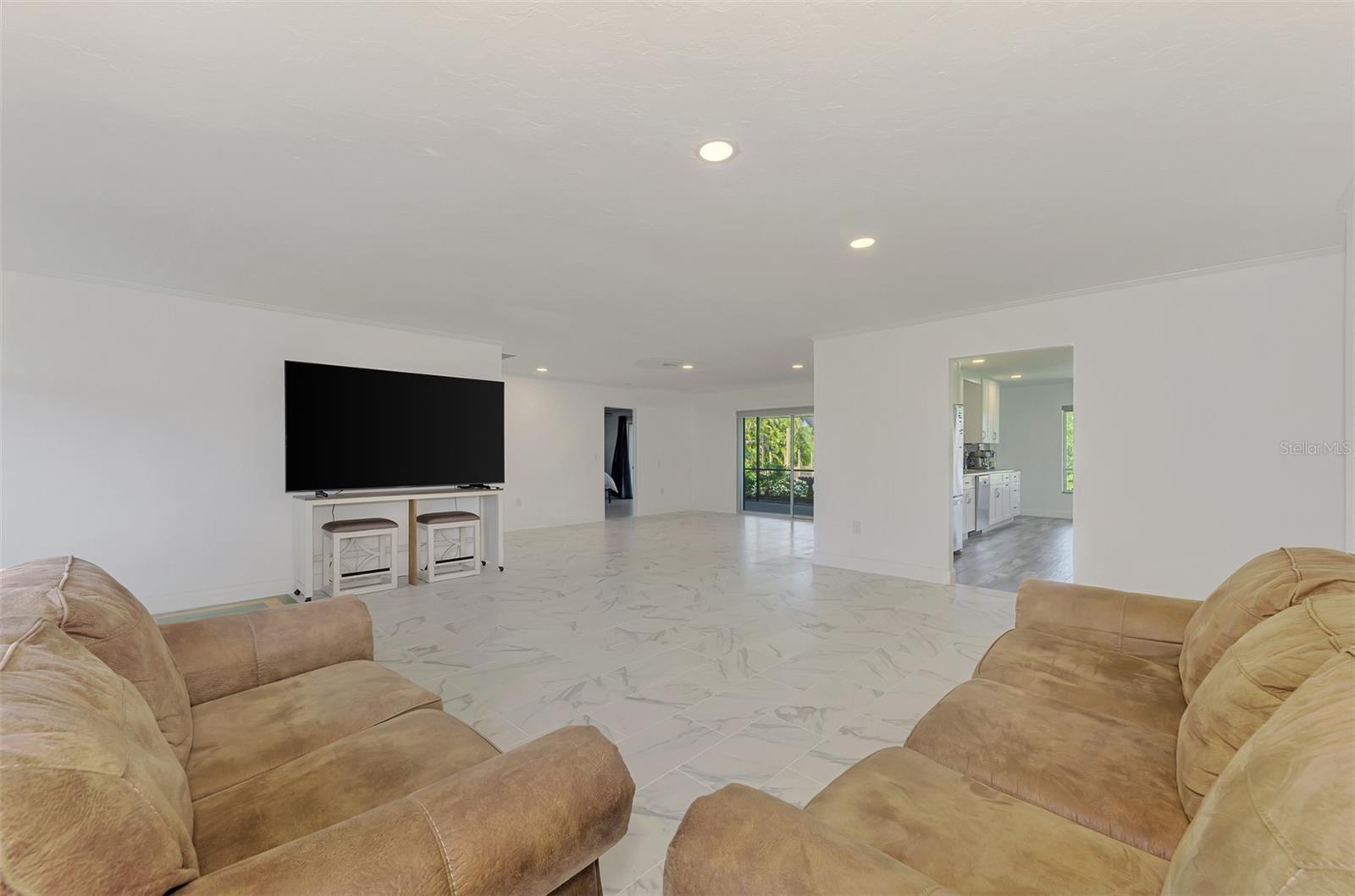 140 S OXFORD DR, ENGLEWOOD, FL — photo 14