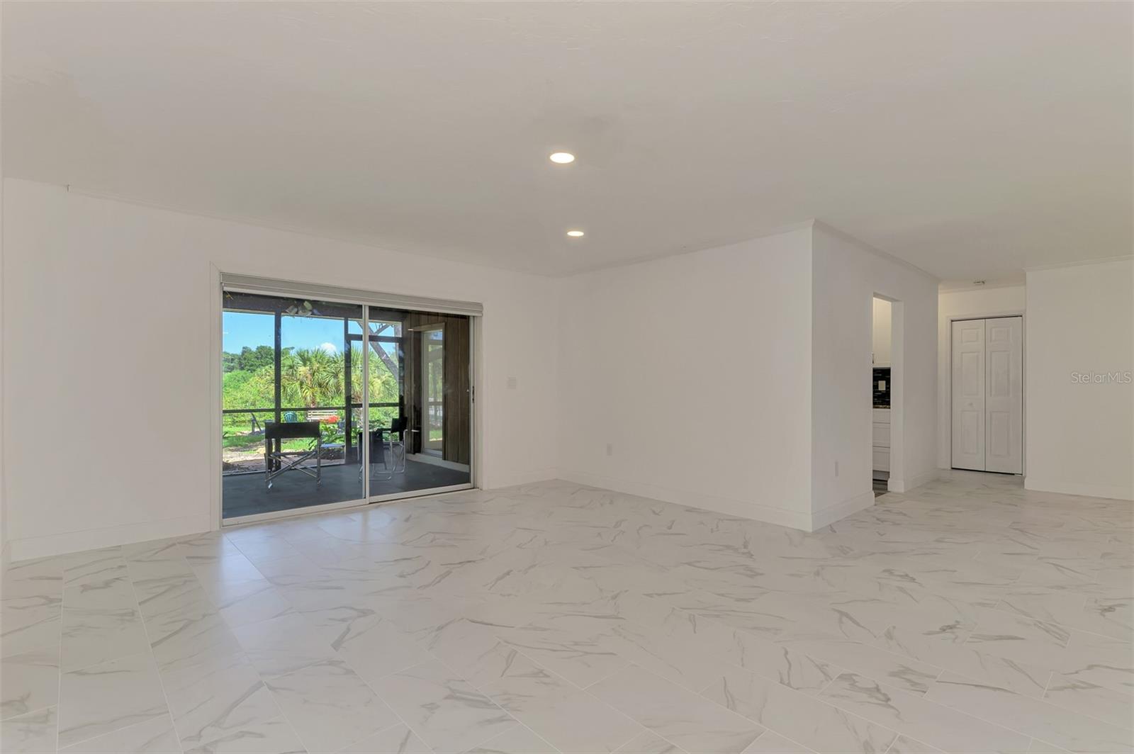 140 S OXFORD DR, ENGLEWOOD, FL — photo 18