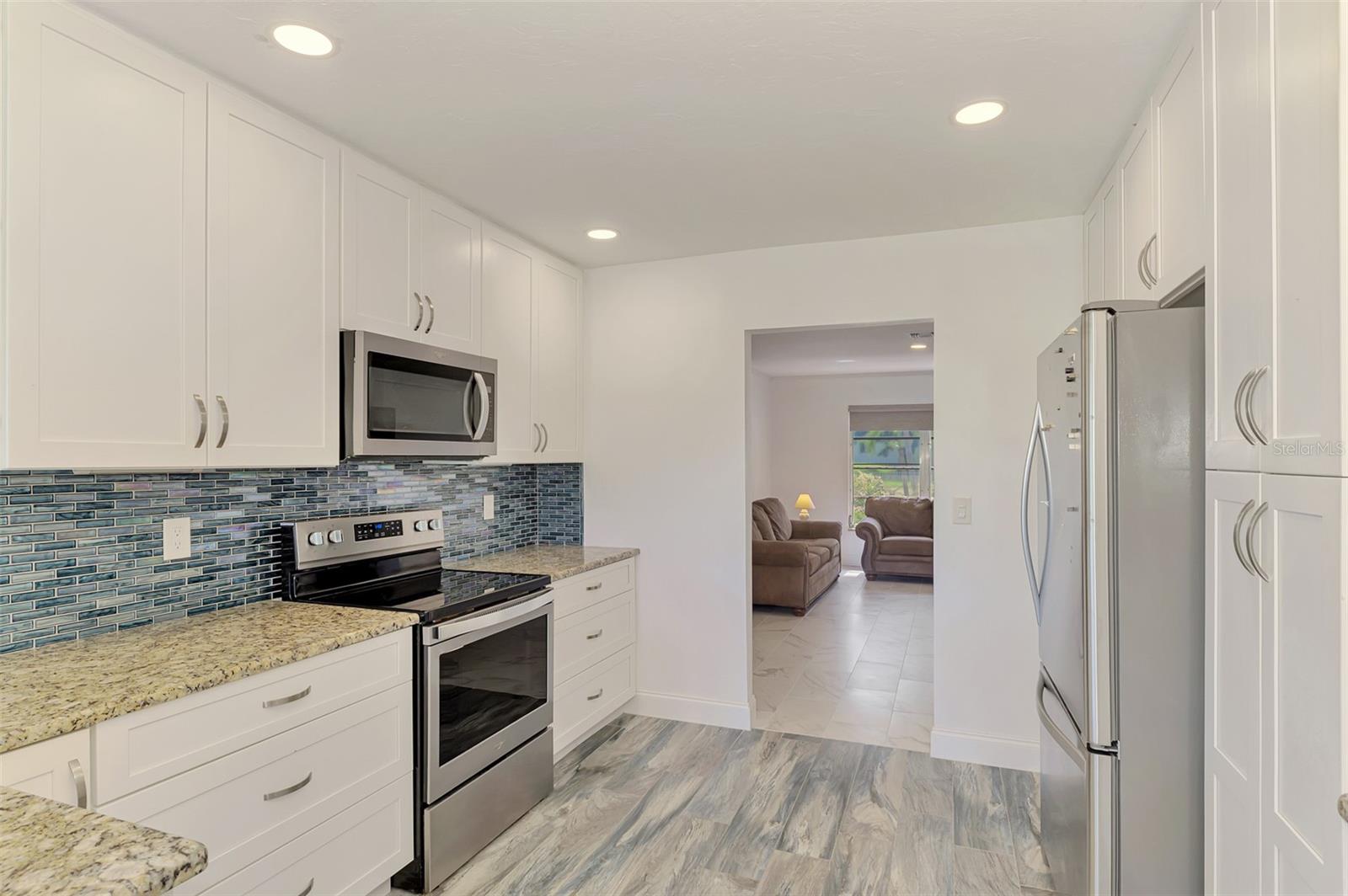 140 S OXFORD DR, ENGLEWOOD, FL — photo 19