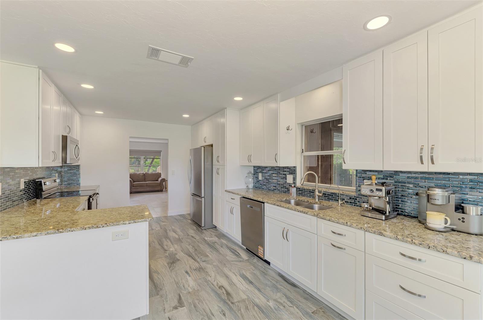 140 S OXFORD DR, ENGLEWOOD, FL — photo 20